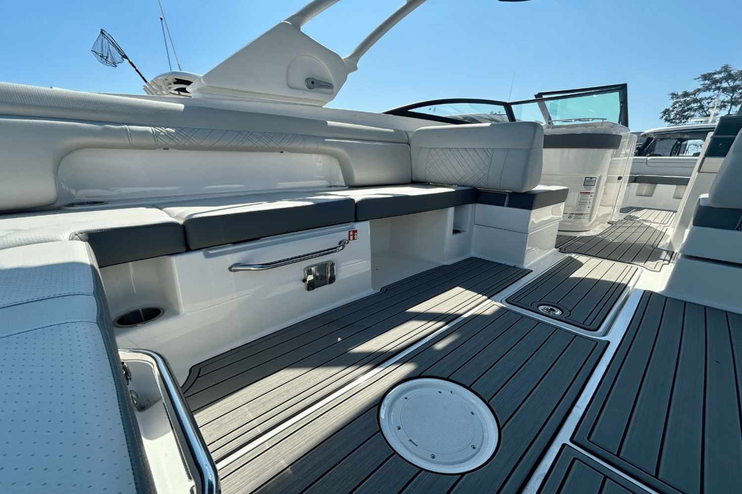 2026 Sea Ray SDX 290 Outboard Image Thumbnail #10