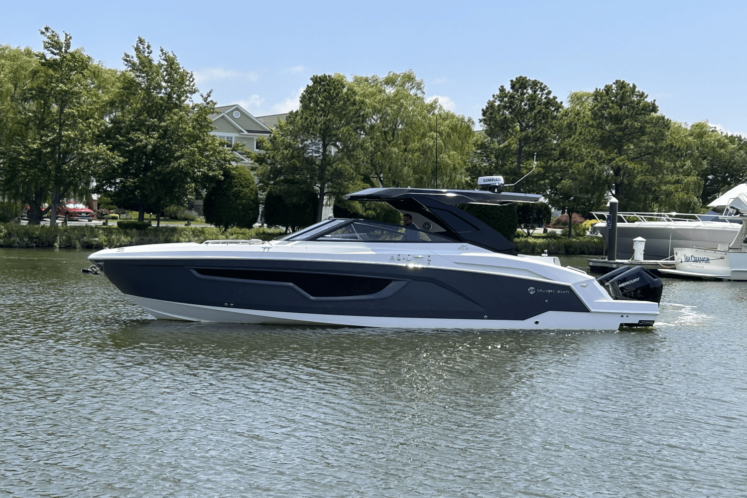 2026 Cruisers Yachts 34 GLS Outboard Image Thumbnail #5