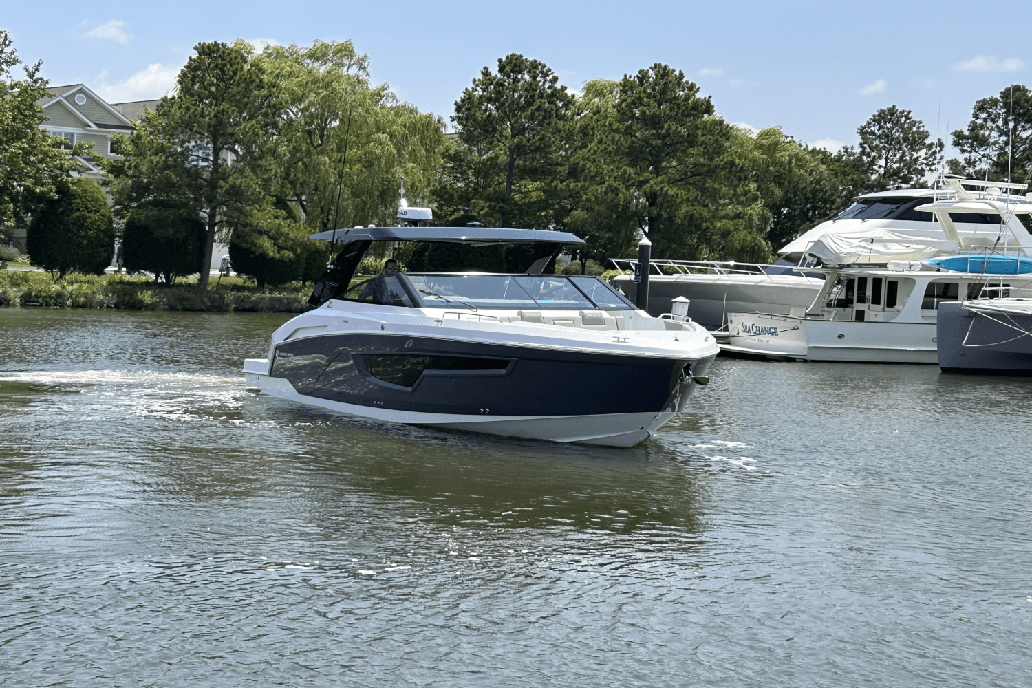2026 Cruisers Yachts 34 GLS Outboard Image Thumbnail #7