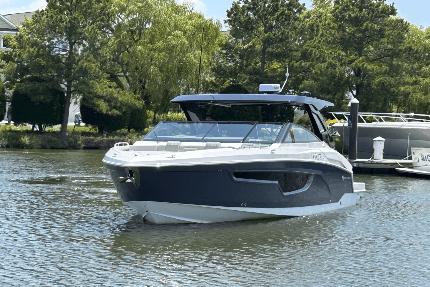 2026 Cruisers Yachts 34 GLS Outboard Image Thumbnail #6