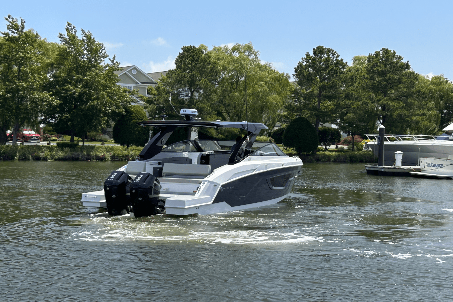 2026 Cruisers Yachts 34 GLS Outboard Image Thumbnail #2