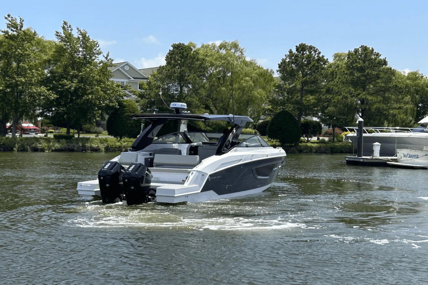 2026 Cruisers Yachts 34 GLS Outboard Image Thumbnail #2