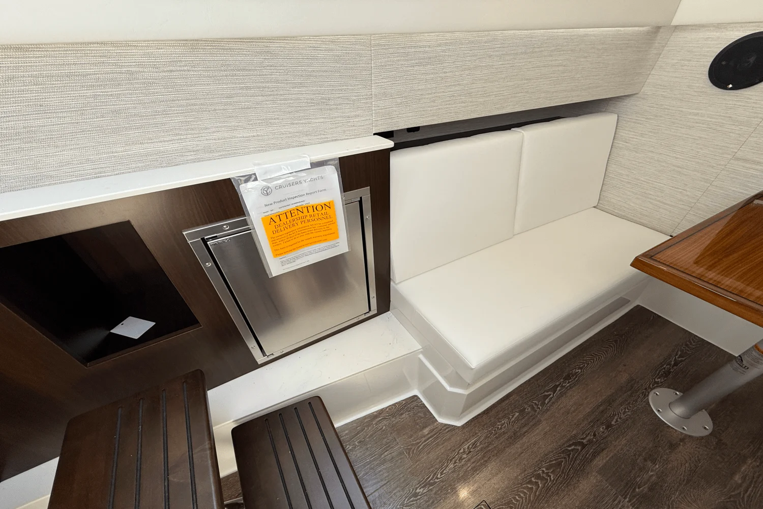 2026 Cruisers Yachts 34 GLS Outboard Image Thumbnail #25