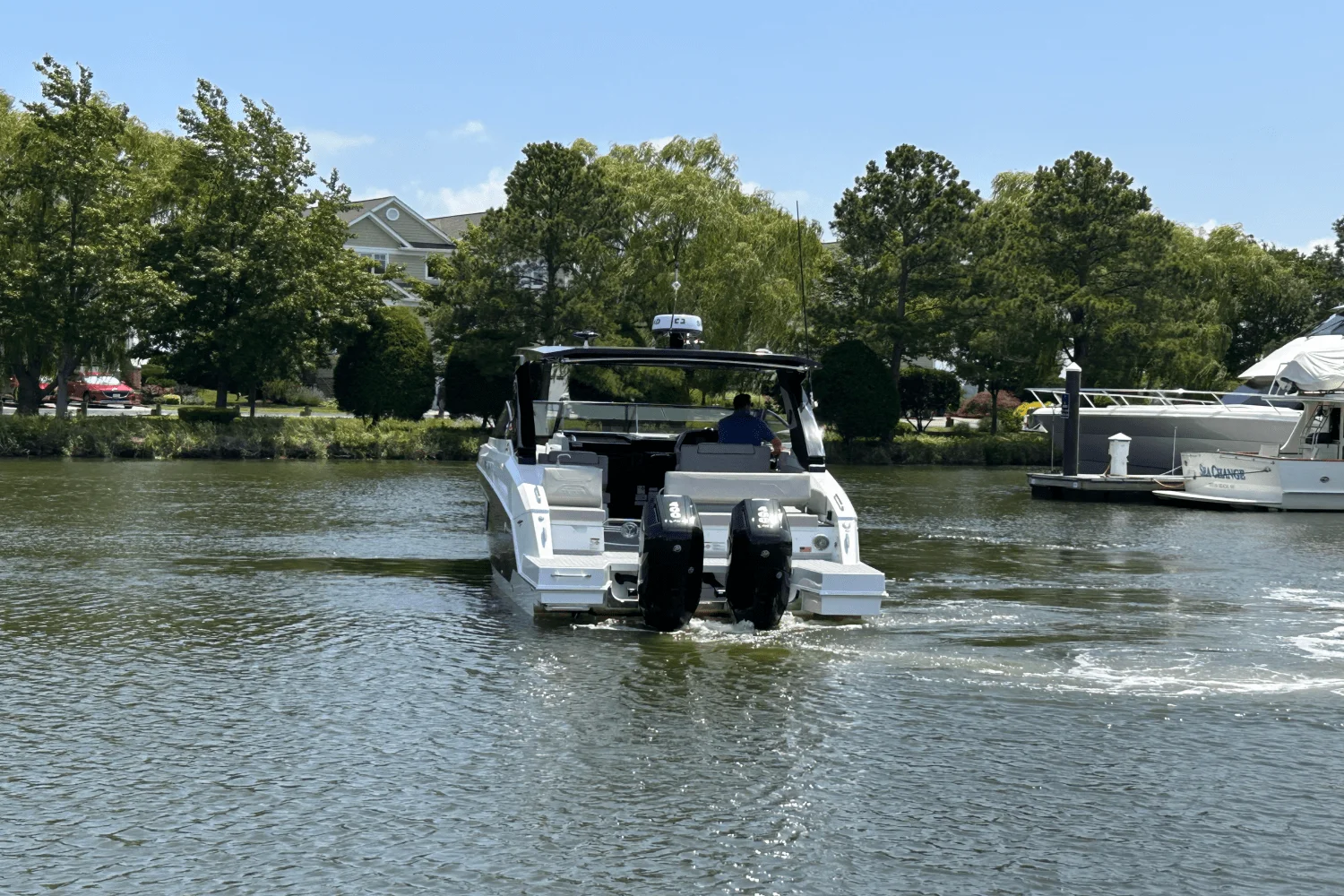 2026 Cruisers Yachts 34 GLS Outboard Image Thumbnail #3