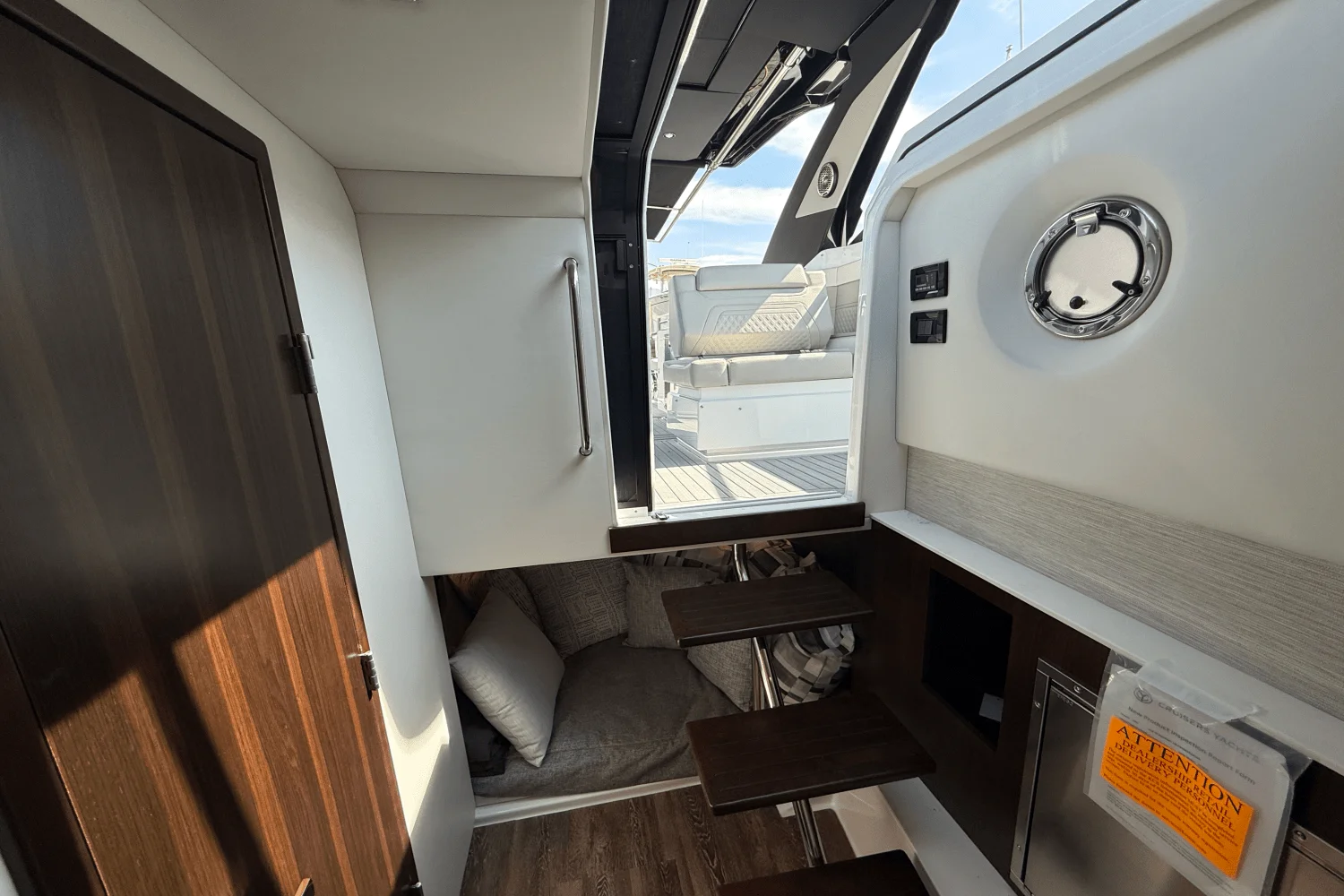 2026 Cruisers Yachts 34 GLS Outboard Image Thumbnail #26