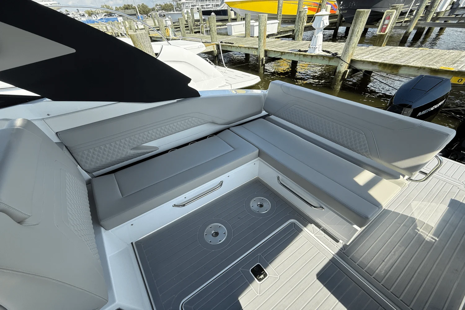 2026 Cruisers Yachts 34 GLS Outboard Image Thumbnail #12