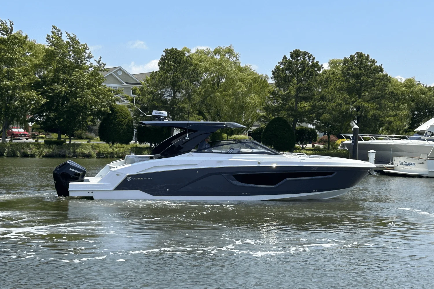 2026 Cruisers Yachts 34 GLS Outboard Image Thumbnail #0