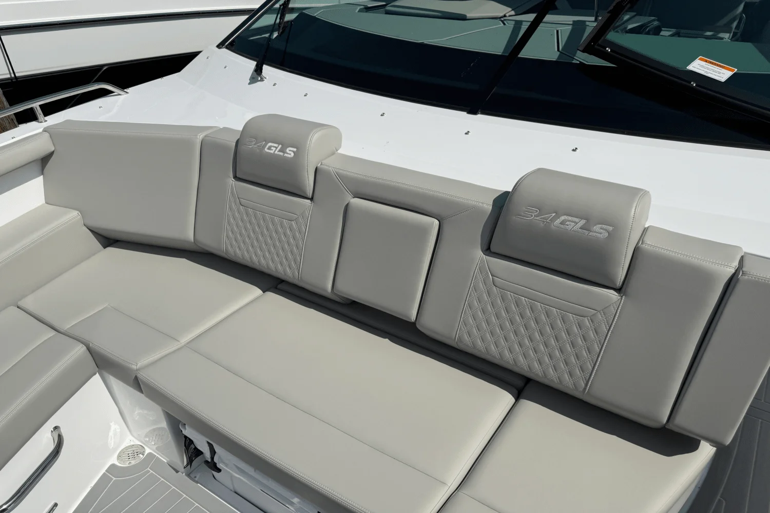 2026 Cruisers Yachts 34 GLS Outboard Image Thumbnail #30