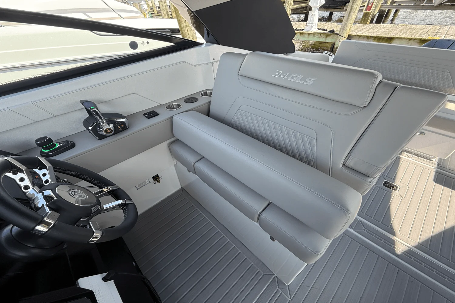 2026 Cruisers Yachts 34 GLS Outboard Image Thumbnail #17