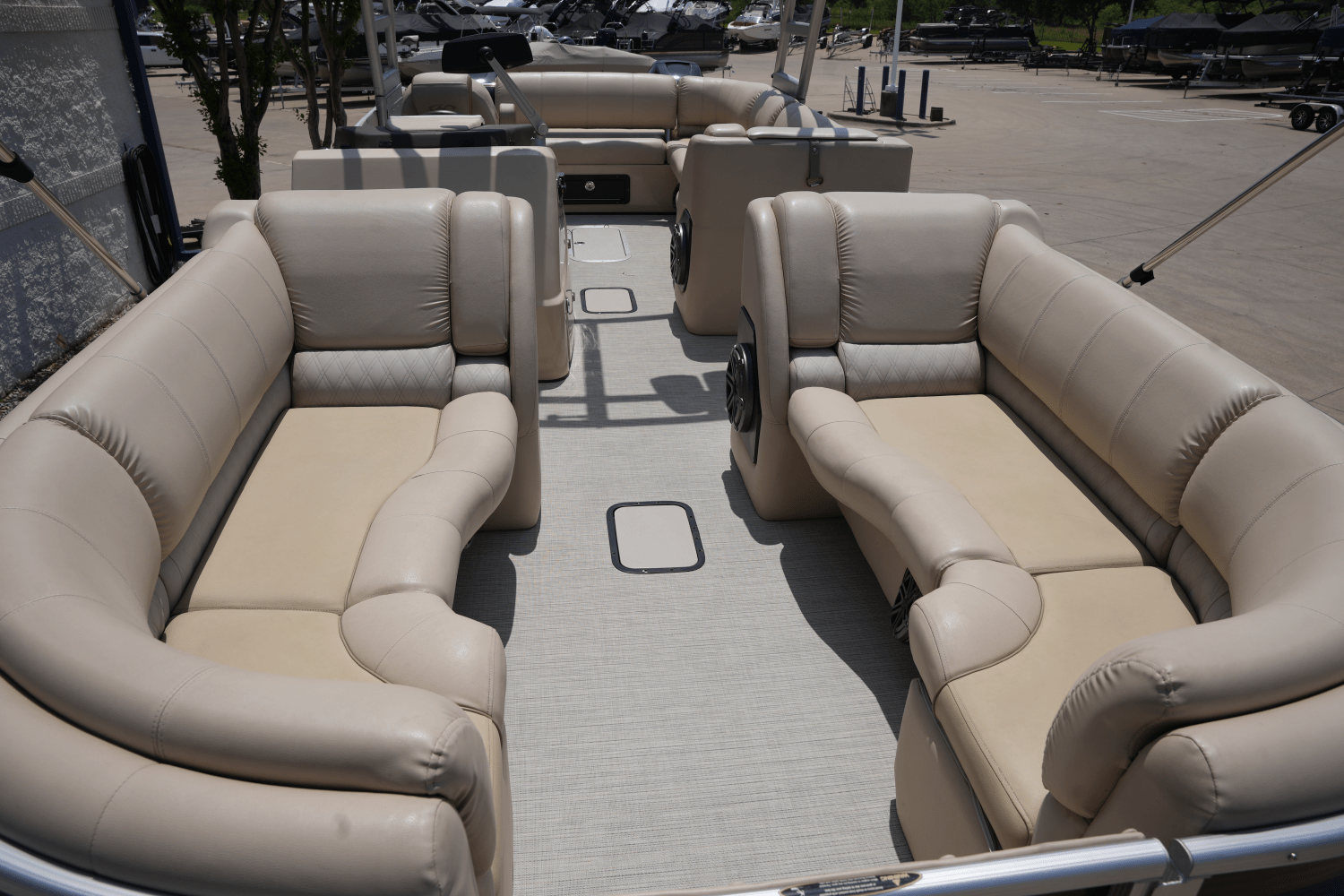 2017 Harris GRAND MARINER (TWIN ENGINE) Image Thumbnail #4