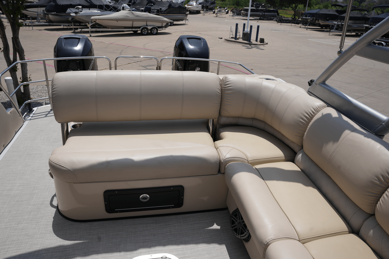 2017 Harris GRAND MARINER (TWIN ENGINE) Image Thumbnail #18