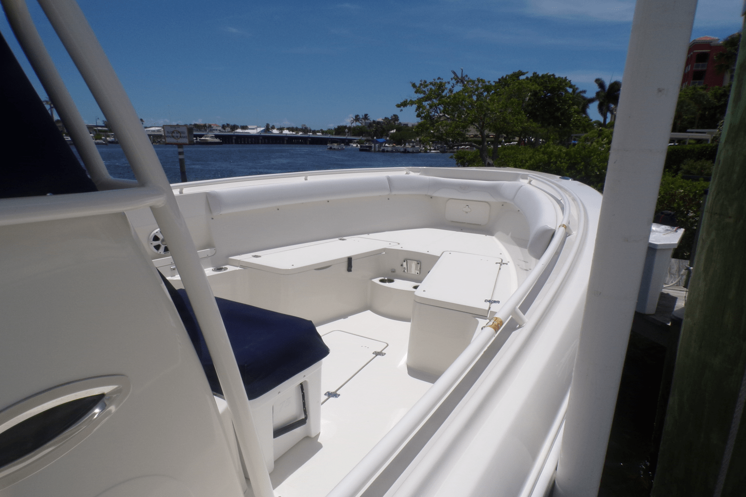 2016 Sailfish 290 CC Image Thumbnail #12