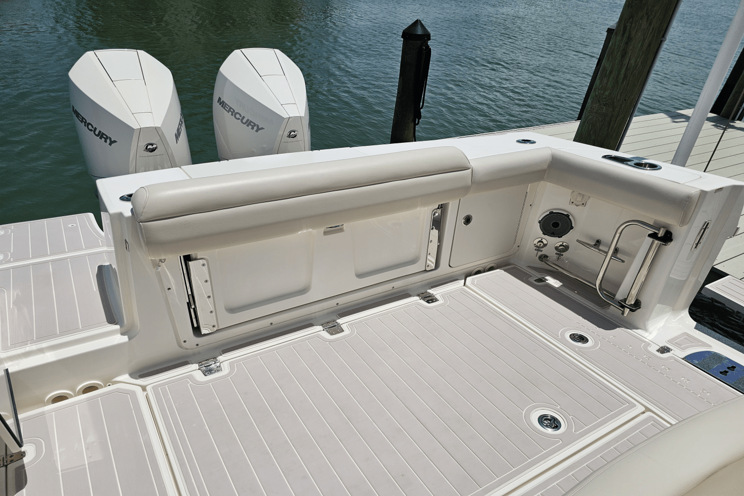 2021 Boston Whaler 330 OUTRAGE Image Thumbnail #54
