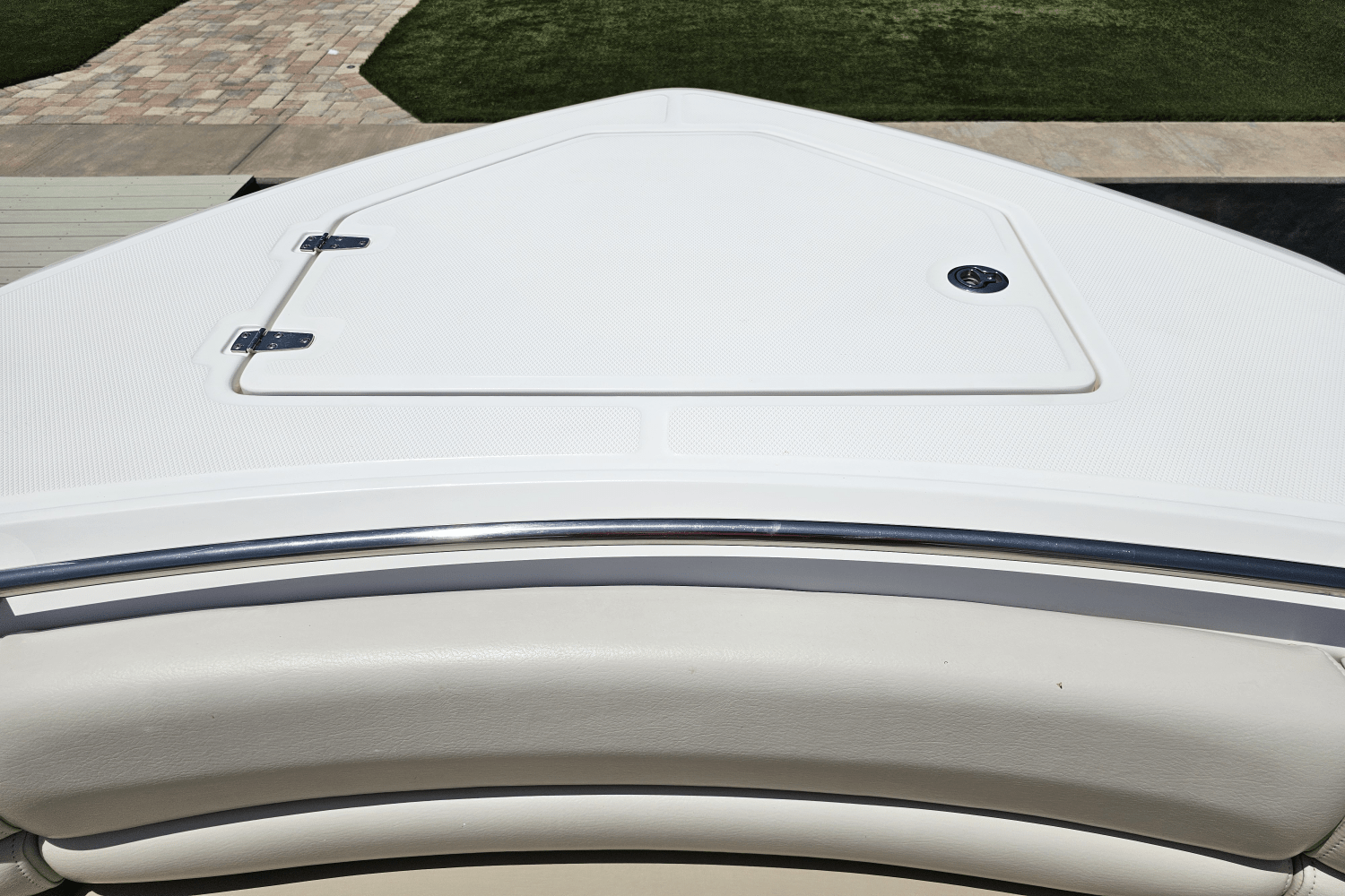 2021 Boston Whaler 330 OUTRAGE Image Thumbnail #10