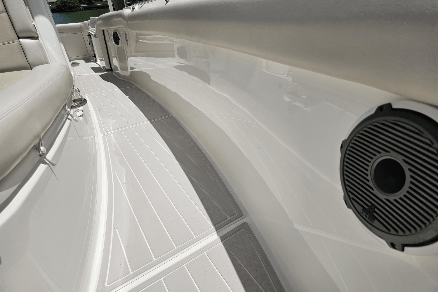 2021 Boston Whaler 330 OUTRAGE Image Thumbnail #22
