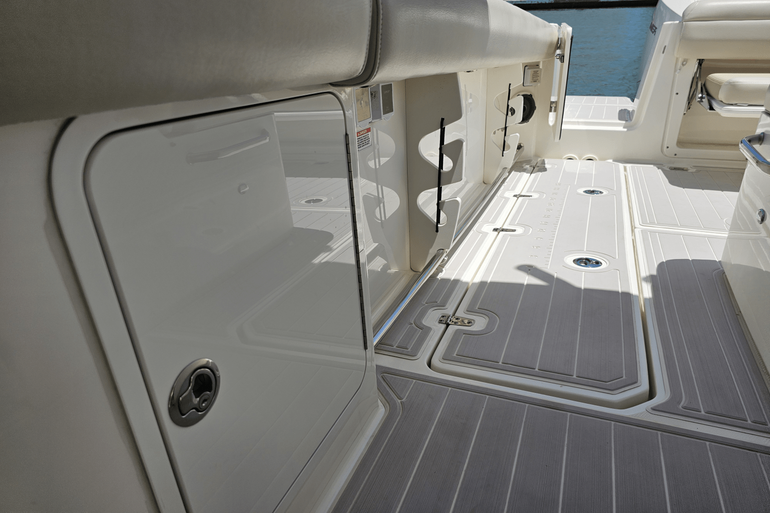 2021 Boston Whaler 330 OUTRAGE Image Thumbnail #20