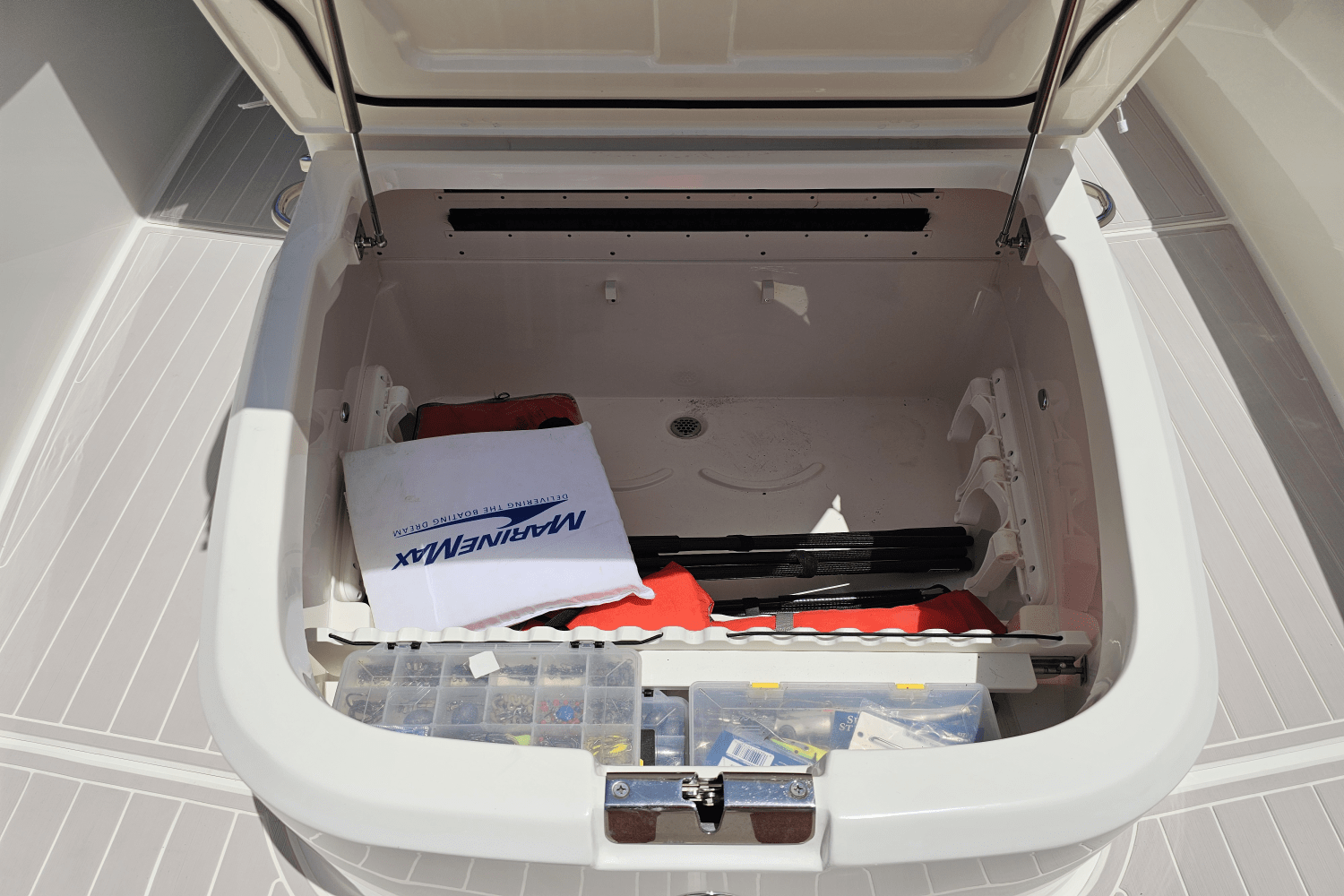 2021 Boston Whaler 330 OUTRAGE Image Thumbnail #14