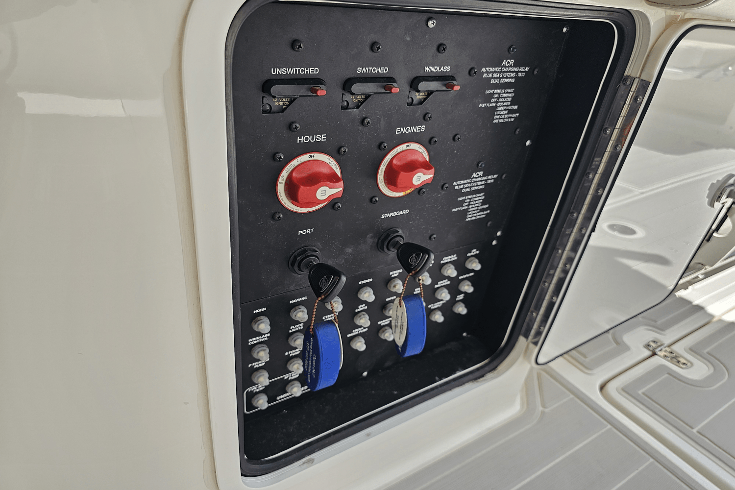 2021 Boston Whaler 330 OUTRAGE Image Thumbnail #21