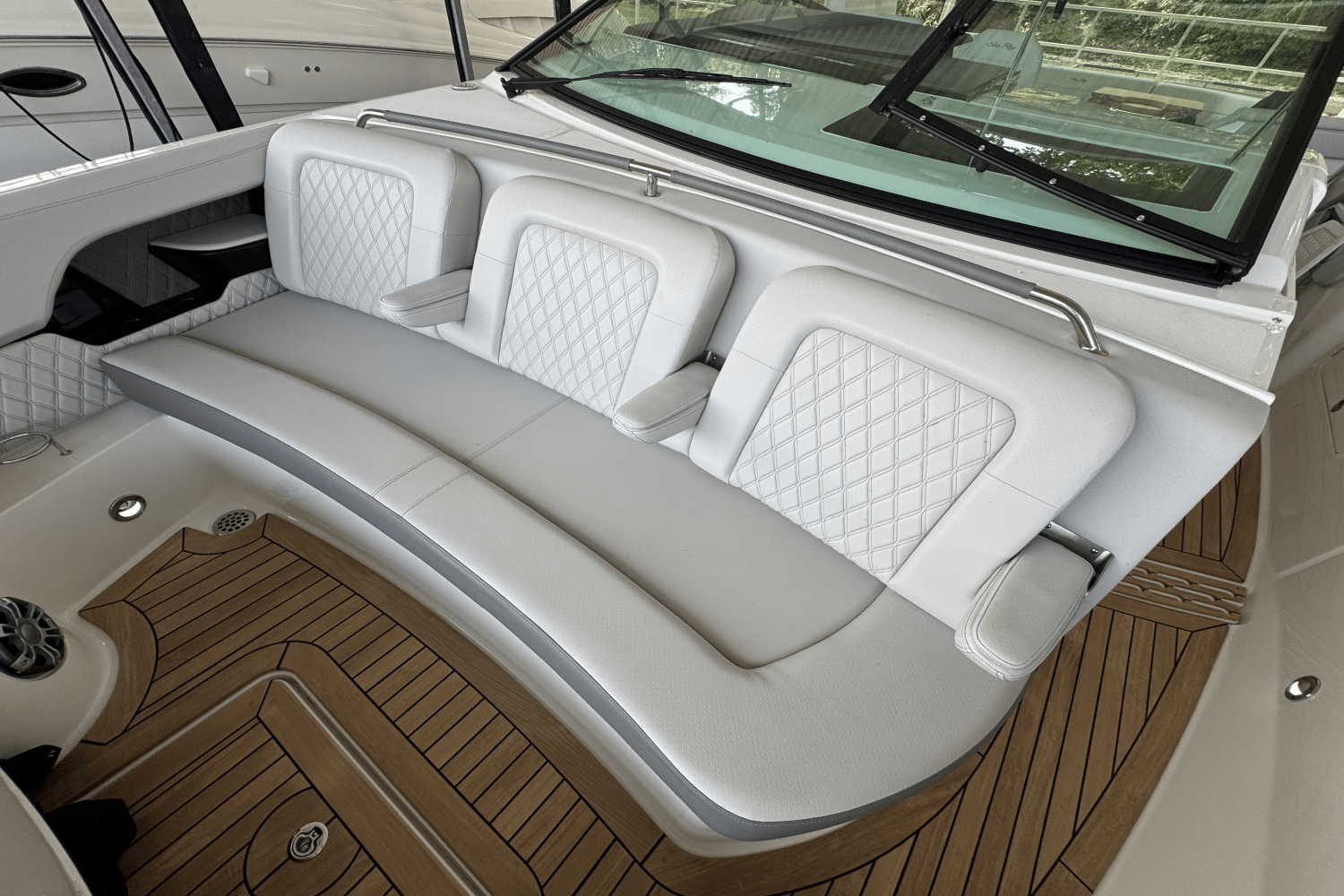 2024 Sea Ray 400 SLX Image Thumbnail #17