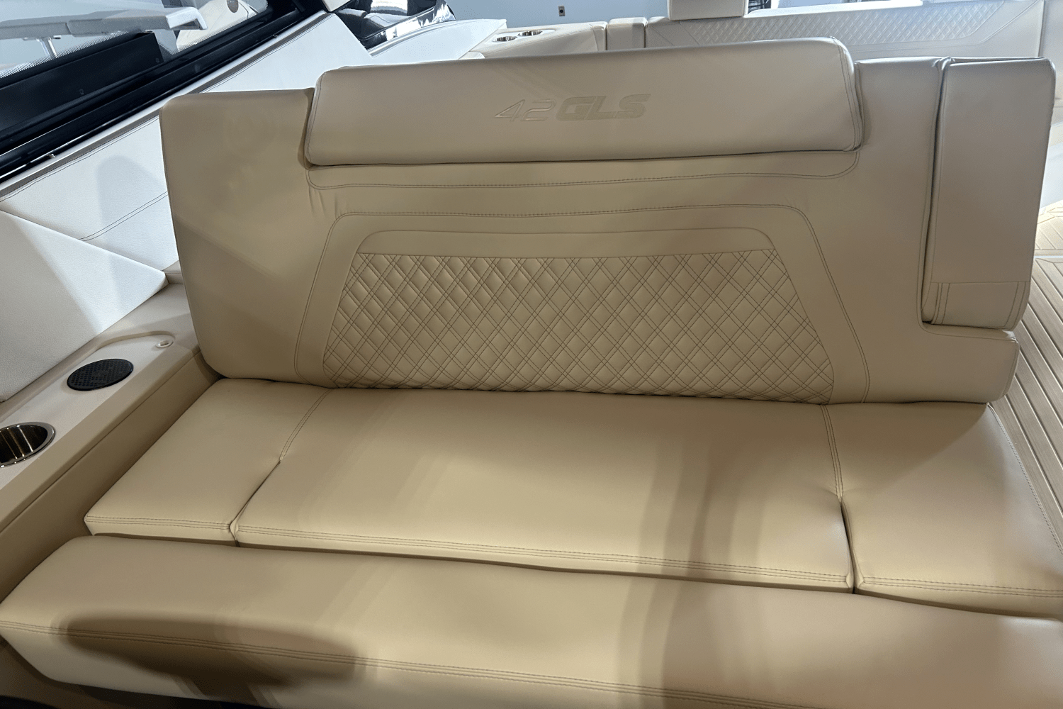 2026 Cruisers Yachts 42 GLS Outboard Image Thumbnail #19