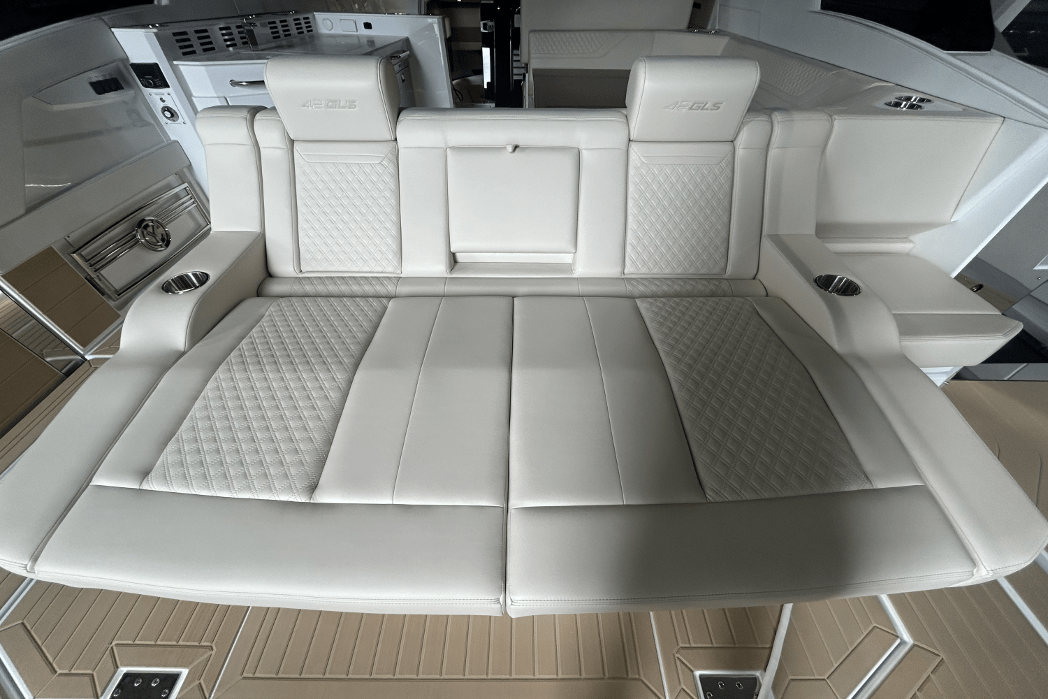 2026 Cruisers Yachts 42 GLS Outboard Image Thumbnail #16