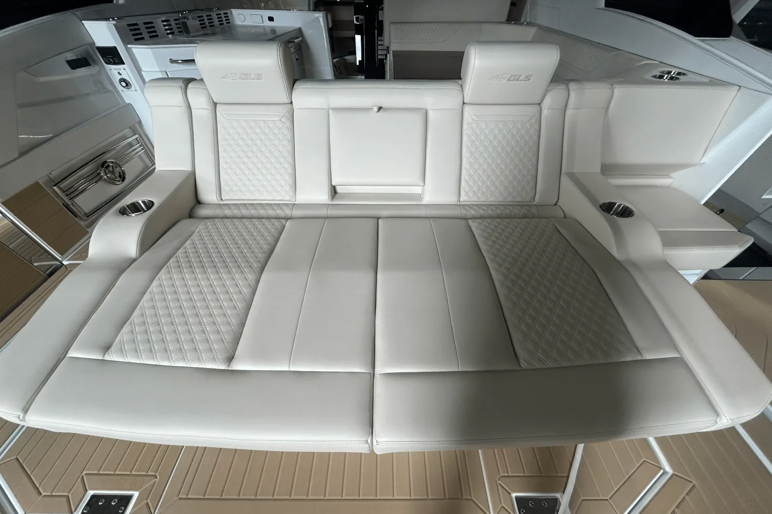 2026 Cruisers Yachts 42 GLS Outboard Image Thumbnail #16
