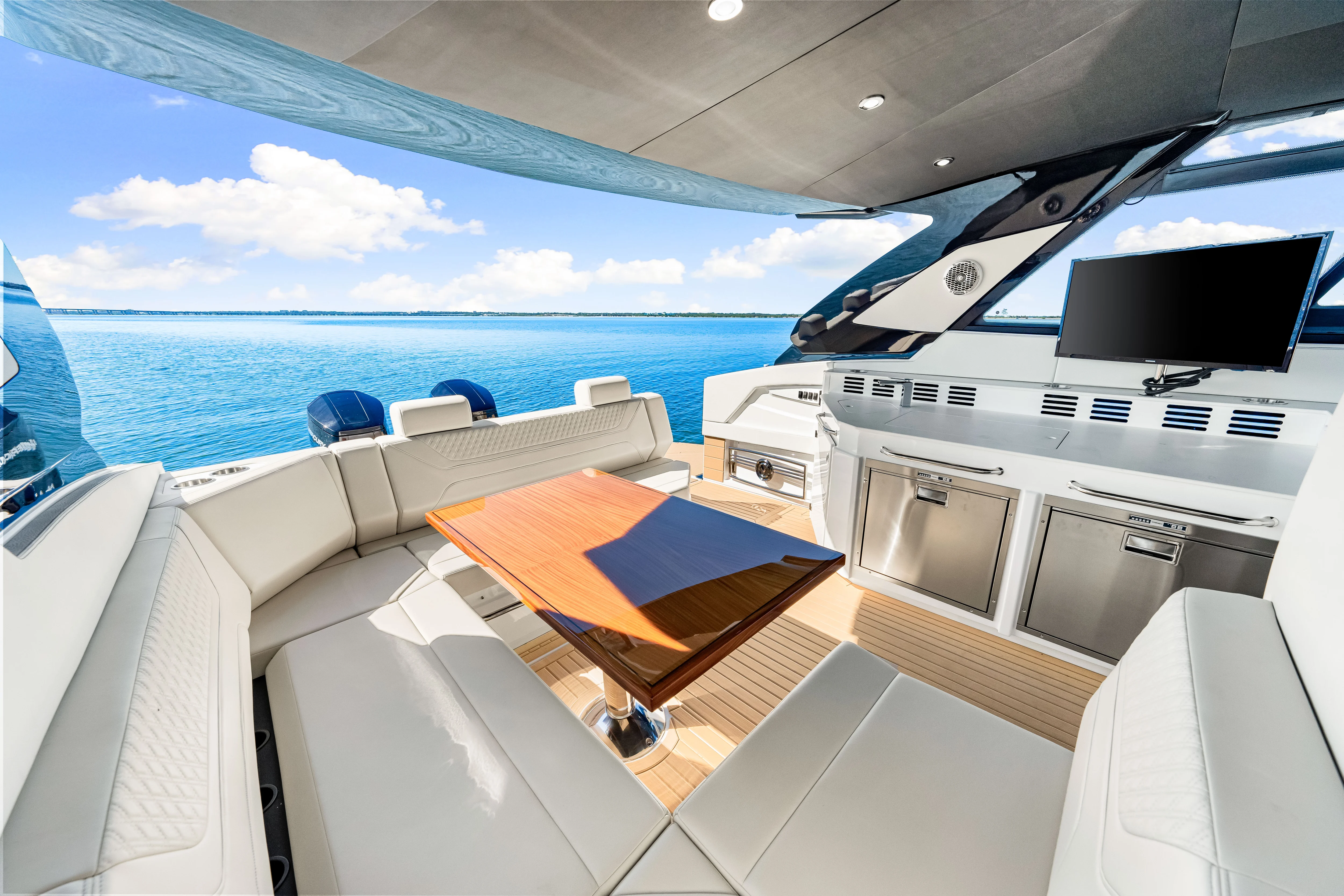 2026 Cruisers Yachts 42 GLS Outboard Image Thumbnail #28