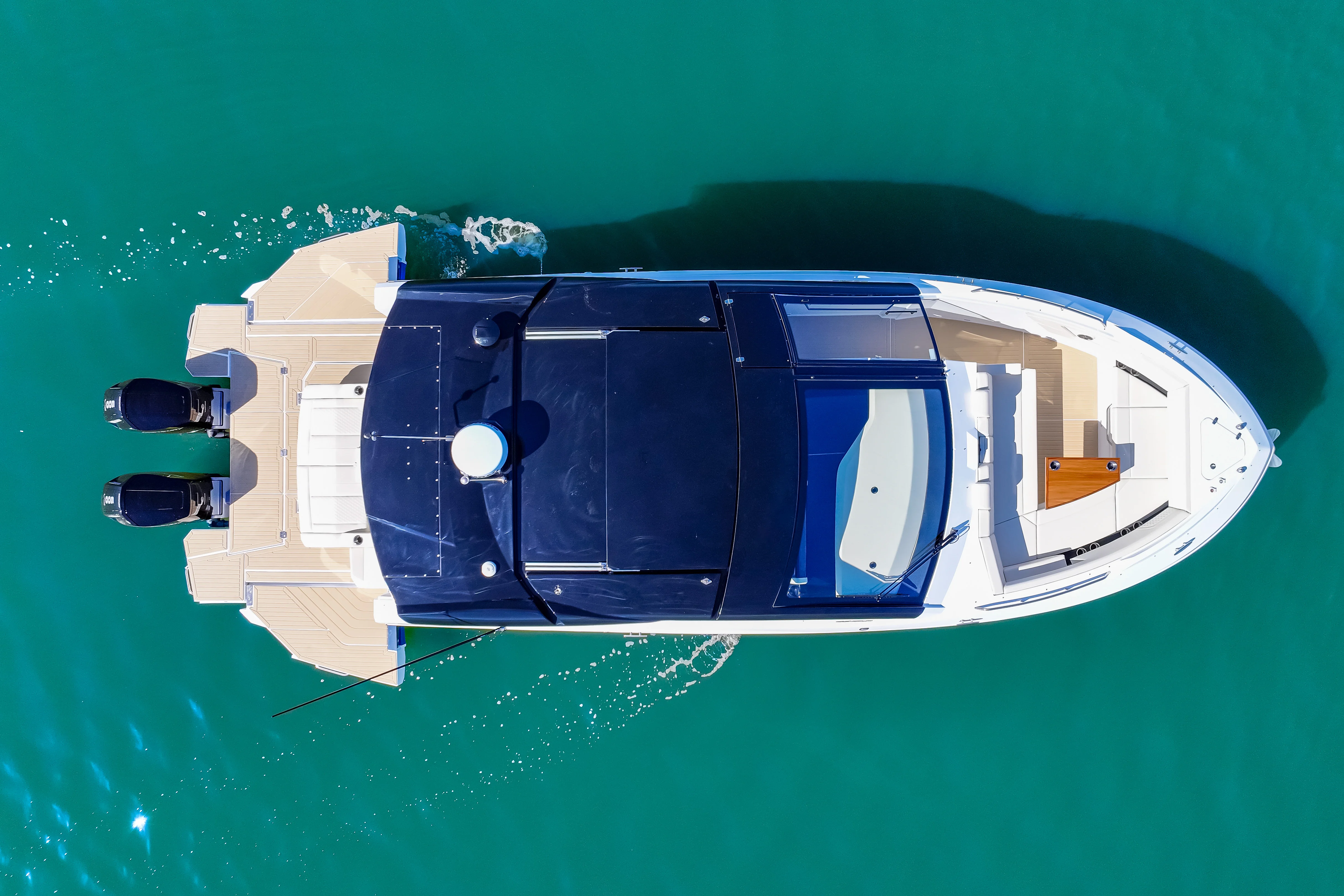 2026 Cruisers Yachts 42 GLS Outboard Image Thumbnail #5