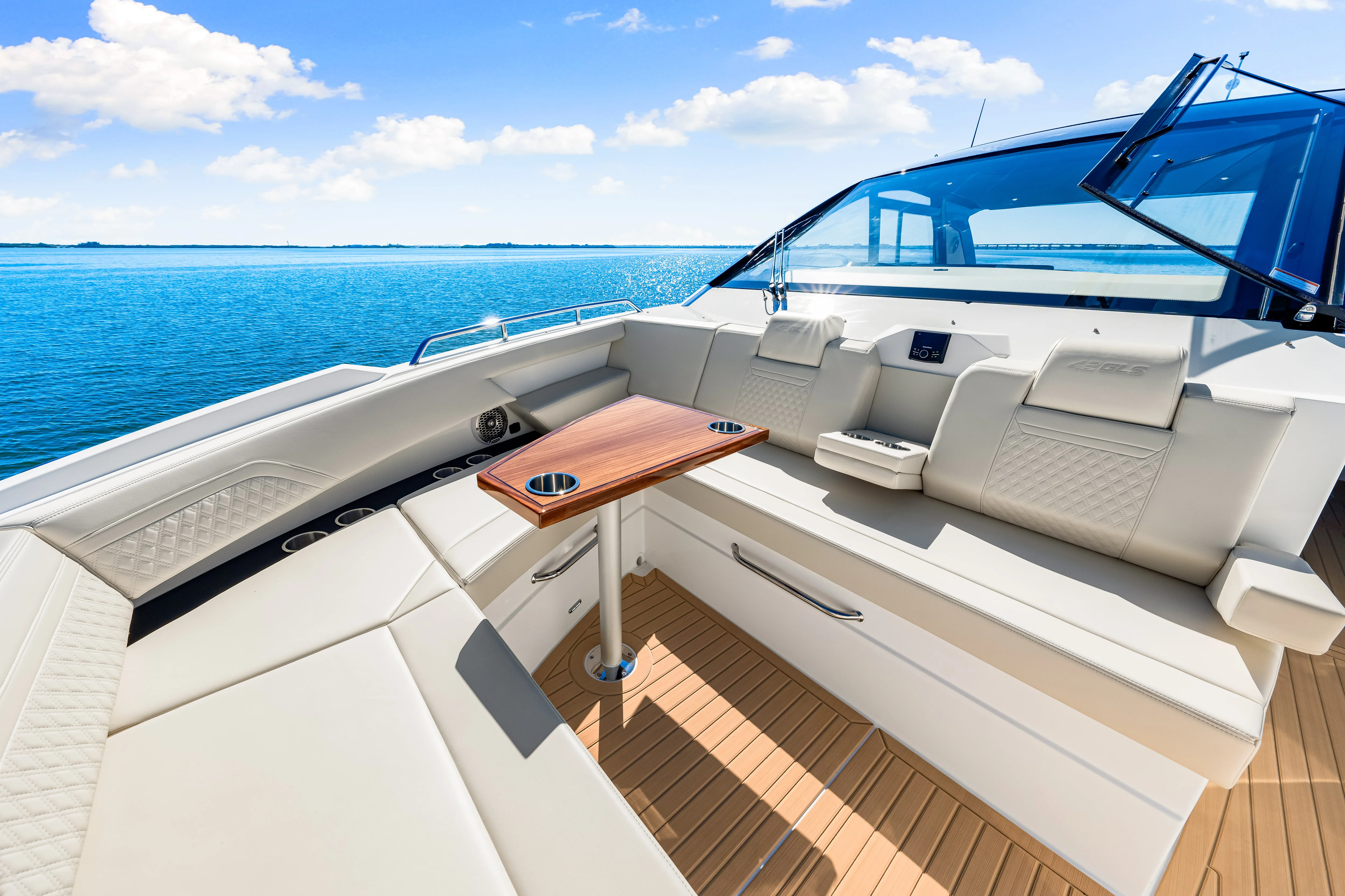 2026 Cruisers Yachts 42 GLS Outboard Image Thumbnail #44