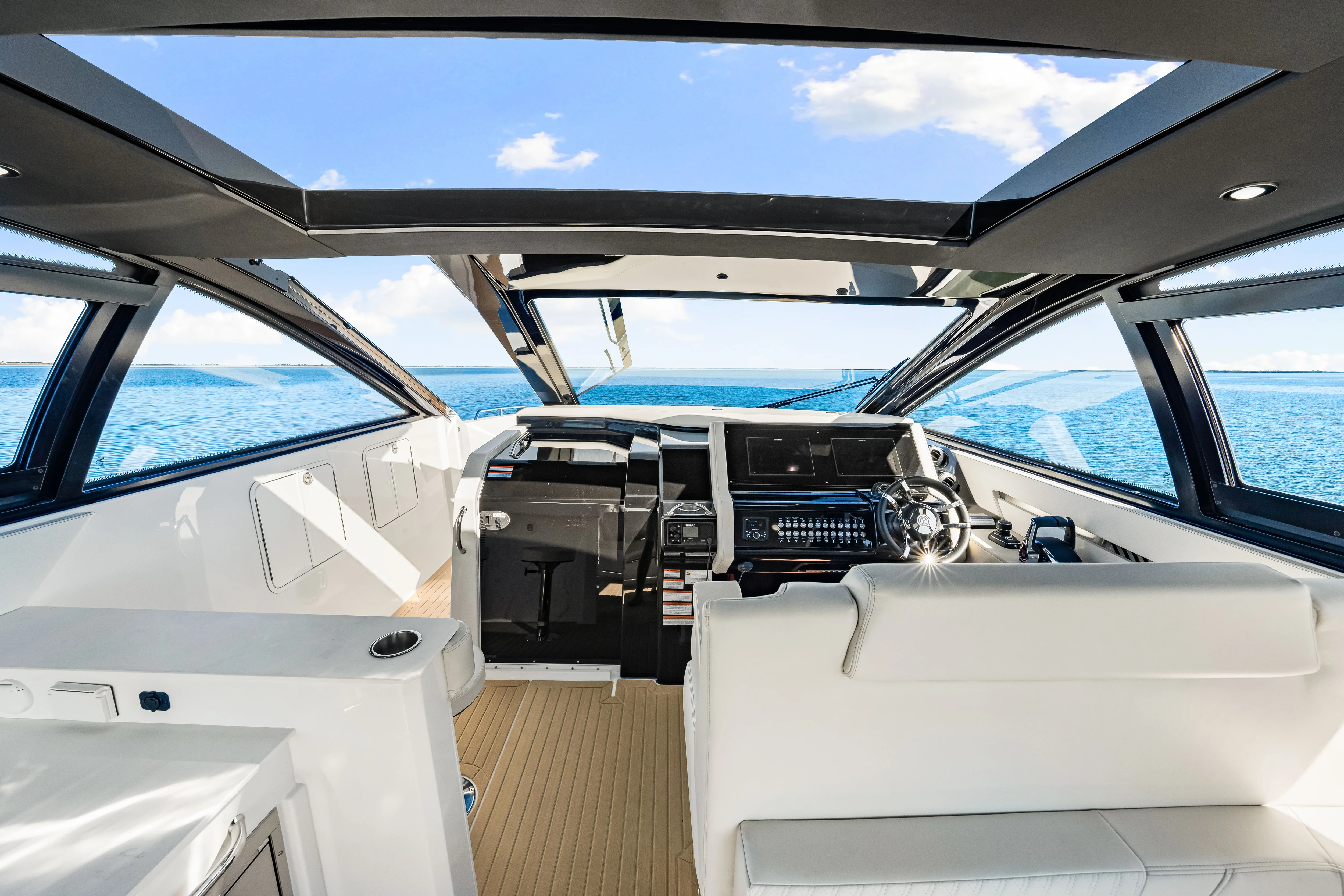 2026 Cruisers Yachts 42 GLS Outboard Image Thumbnail #34