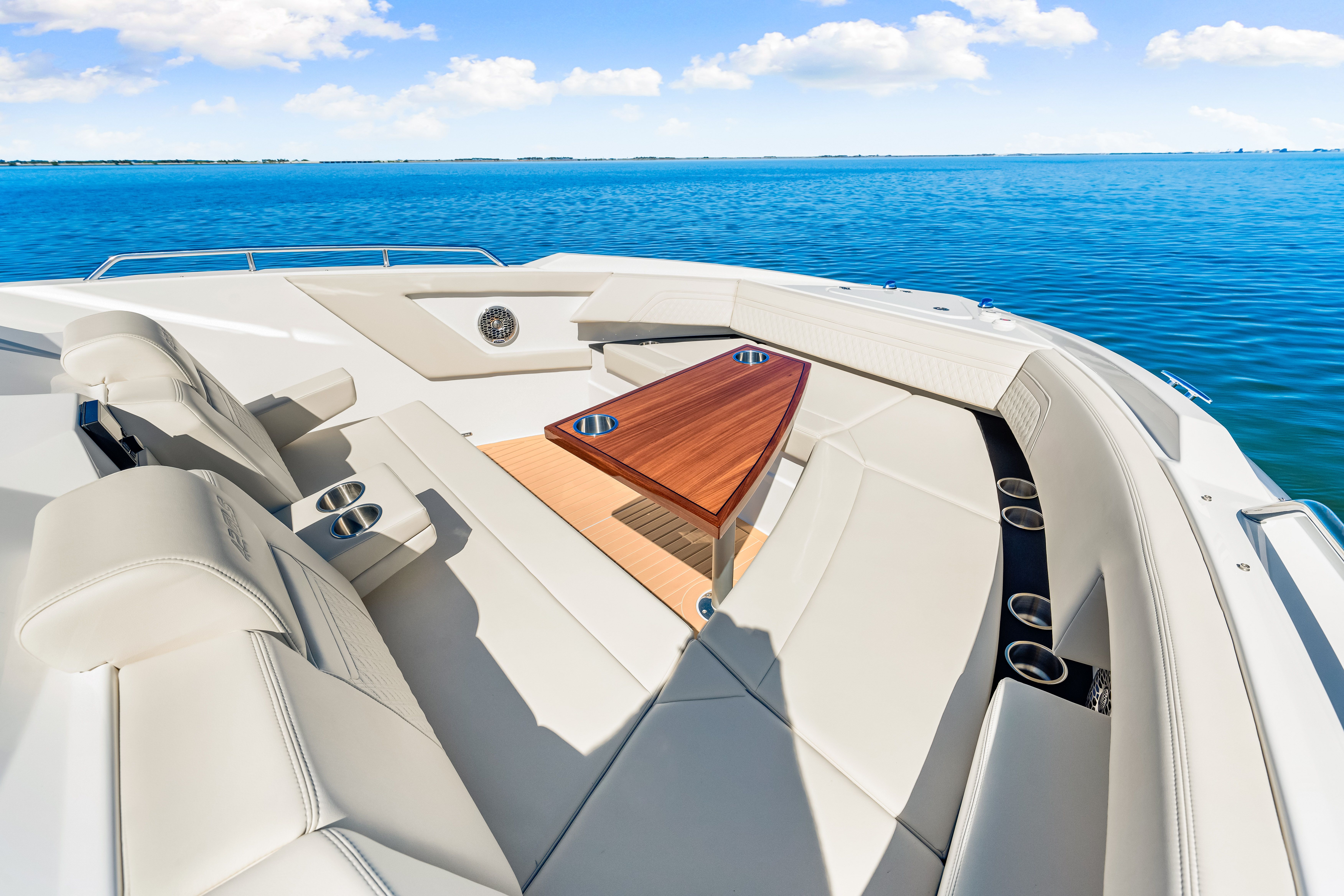 2026 Cruisers Yachts 42 GLS Outboard Image Thumbnail #45