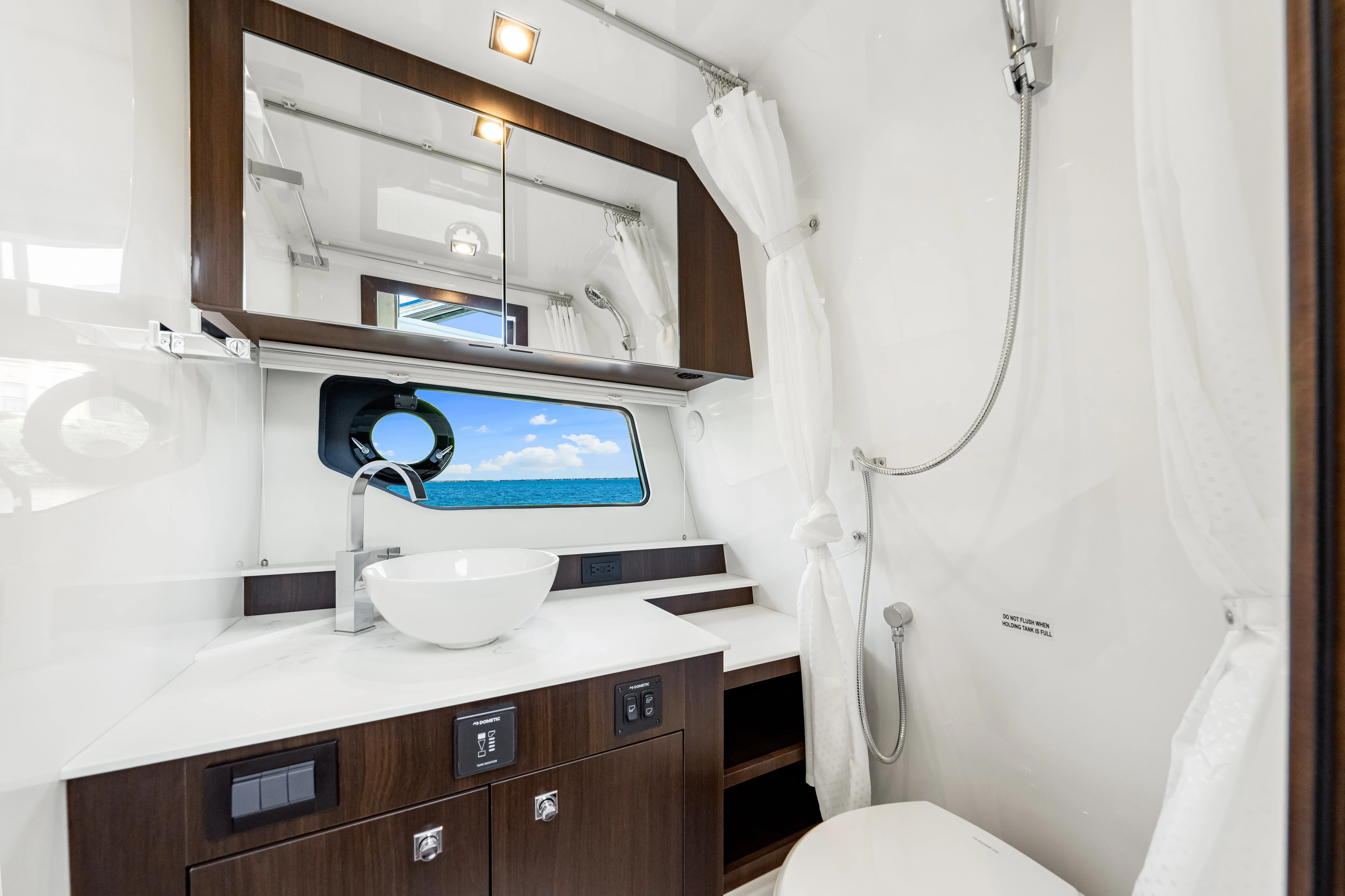 2026 Cruisers Yachts 42 GLS Outboard Image Thumbnail #38