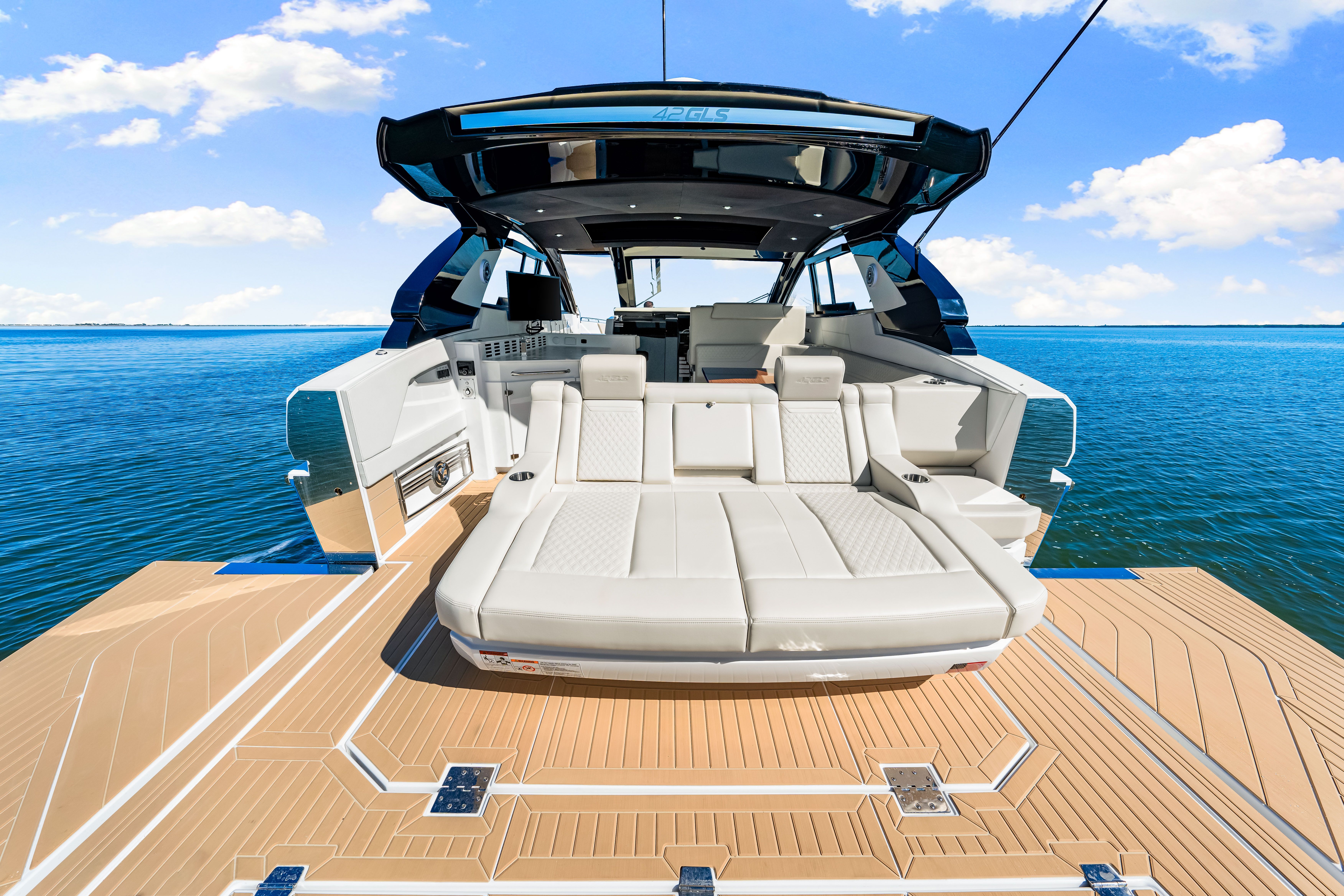 2026 Cruisers Yachts 42 GLS Outboard Image Thumbnail #25