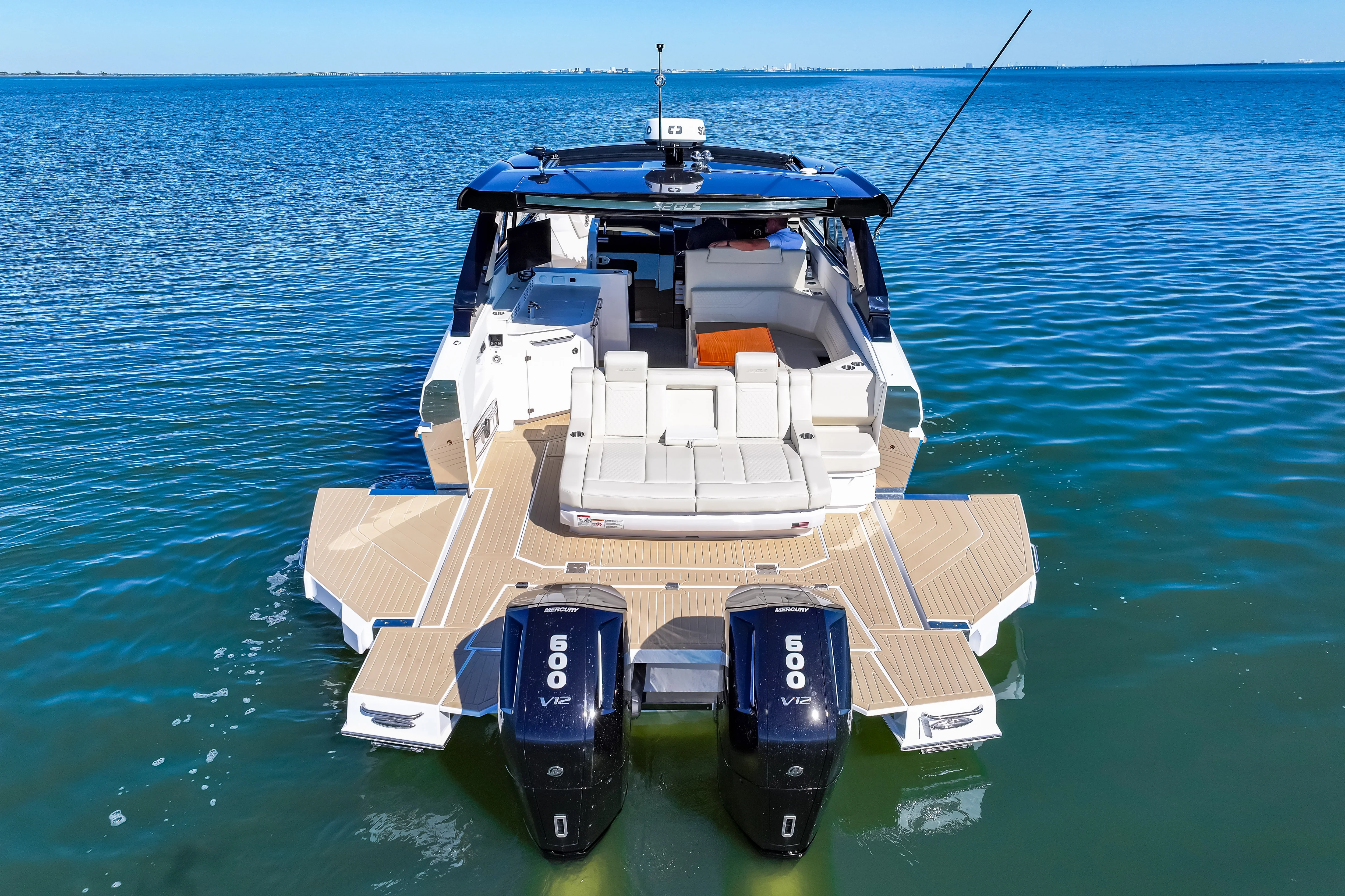 2026 Cruisers Yachts 42 GLS Outboard Image Thumbnail #16