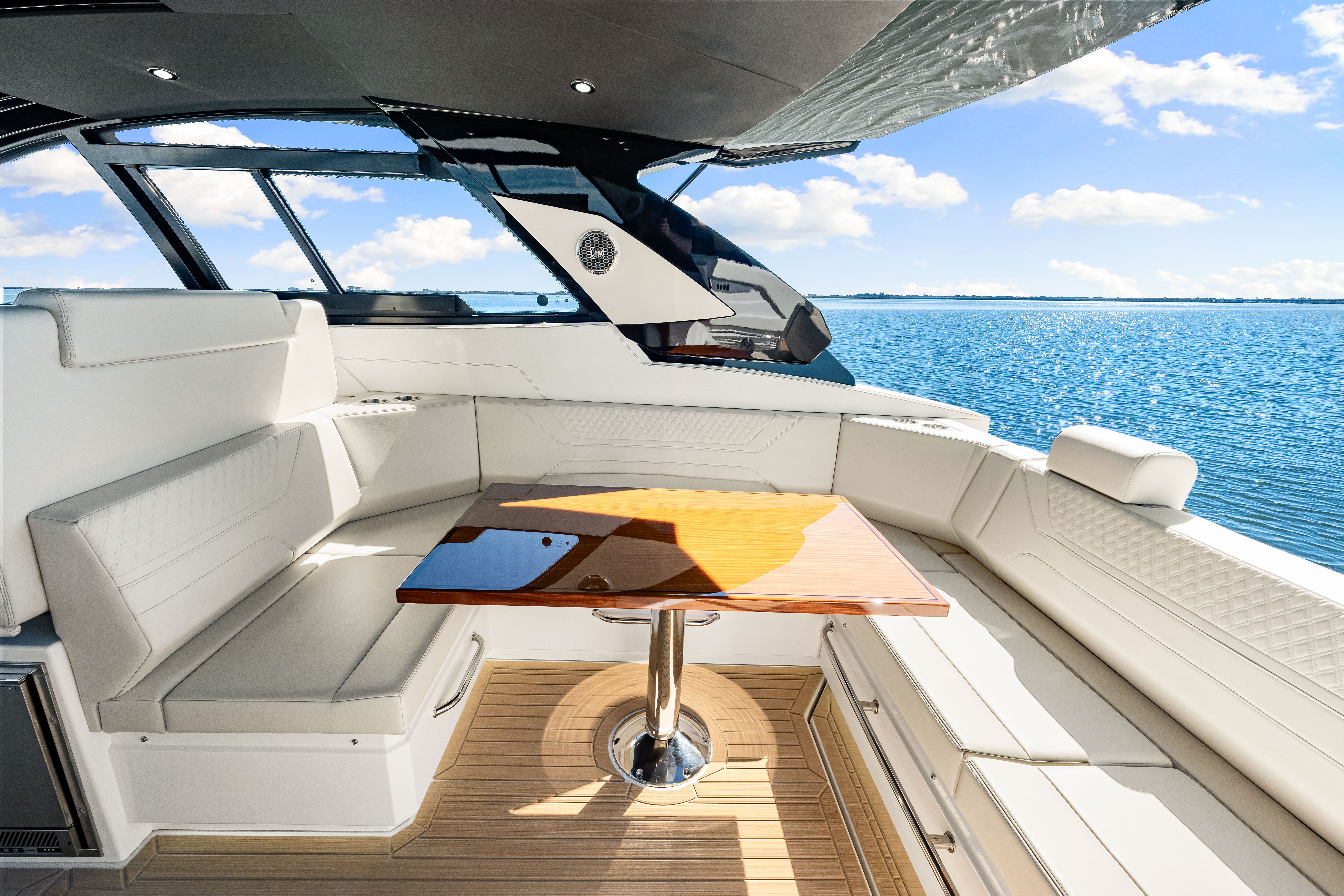 2026 Cruisers Yachts 42 GLS Outboard Image Thumbnail #30