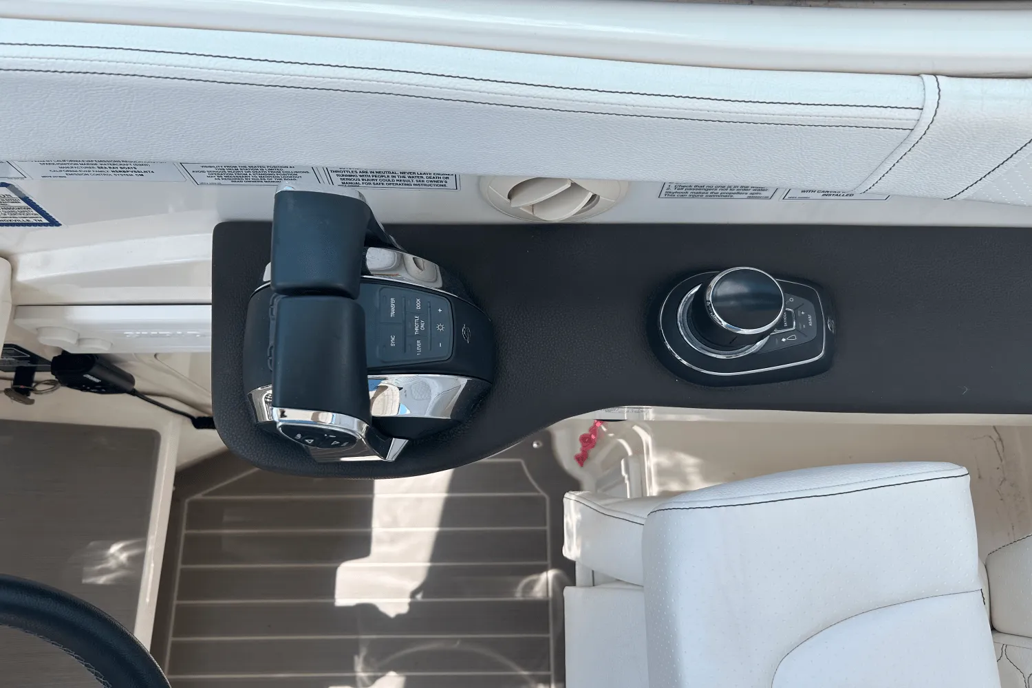 2026 Cruisers Yachts 42 GLS Outboard Image Thumbnail #8