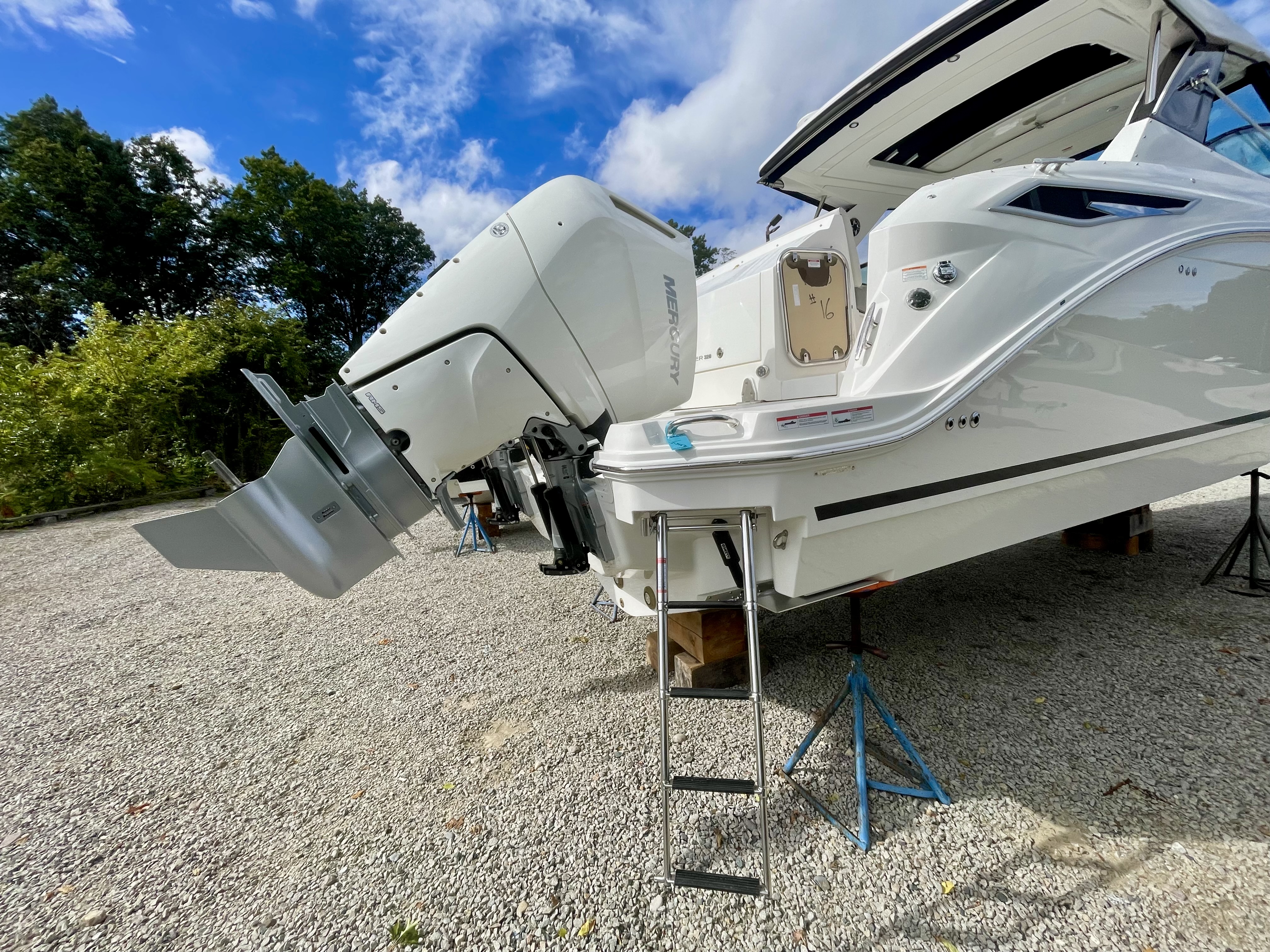 2026 Sea Ray Sundancer 320 Outboard Image Thumbnail #1