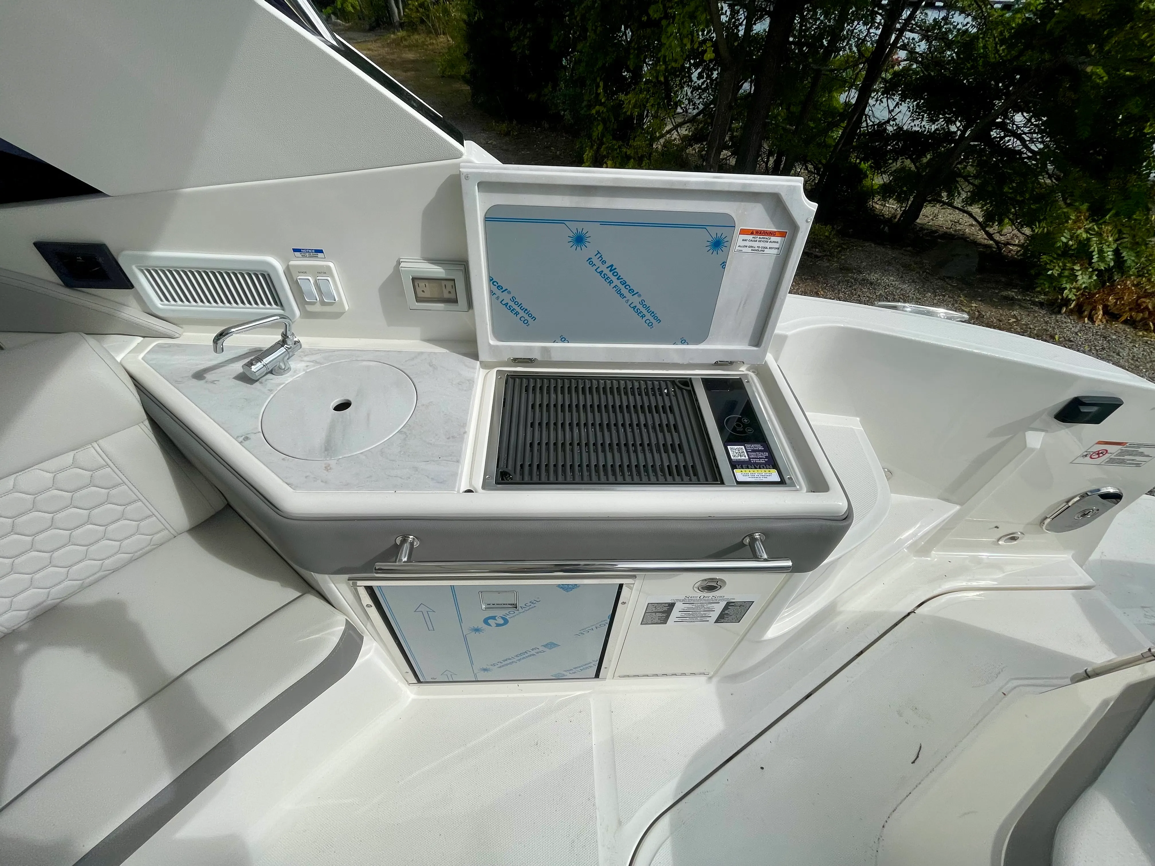 2026 Sea Ray Sundancer 320 Outboard Image Thumbnail #7