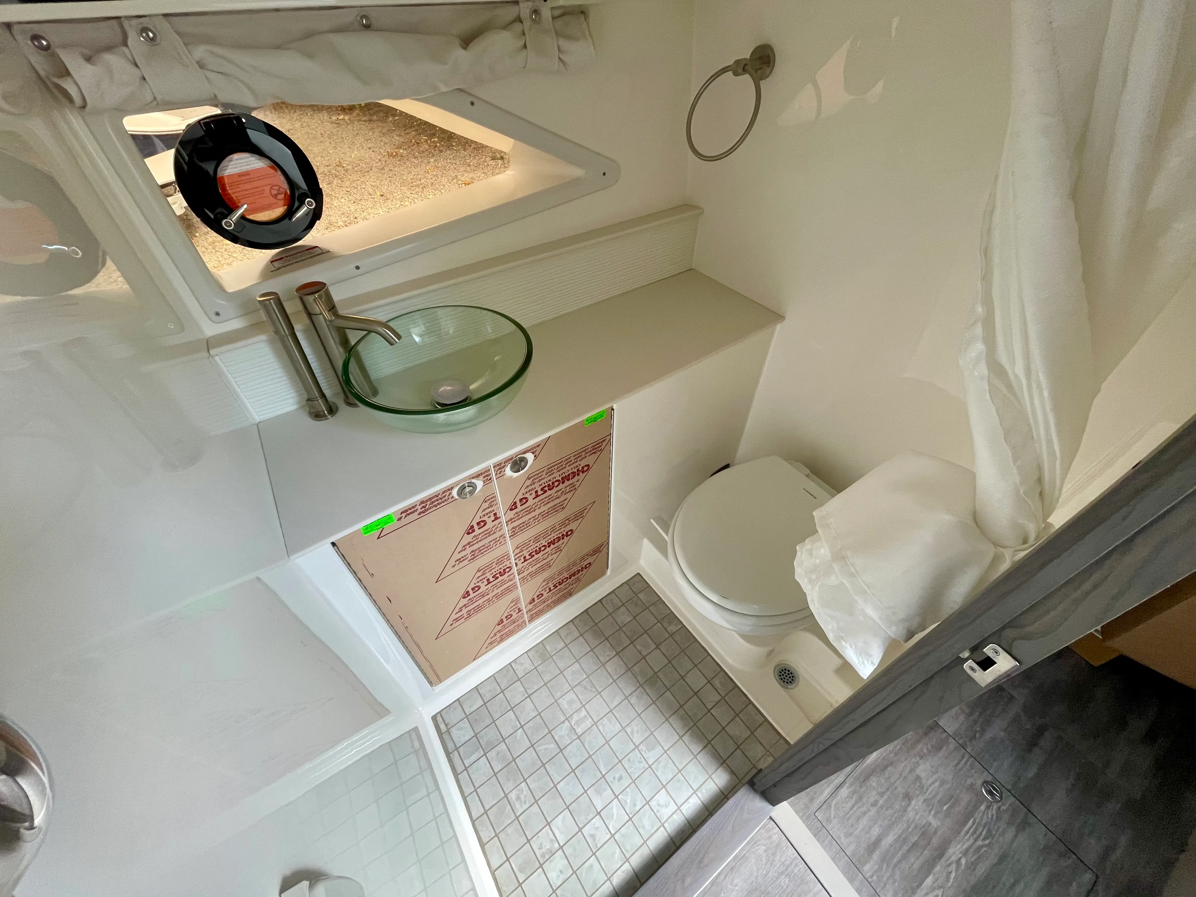 2026 Sea Ray Sundancer 320 Outboard Image Thumbnail #22