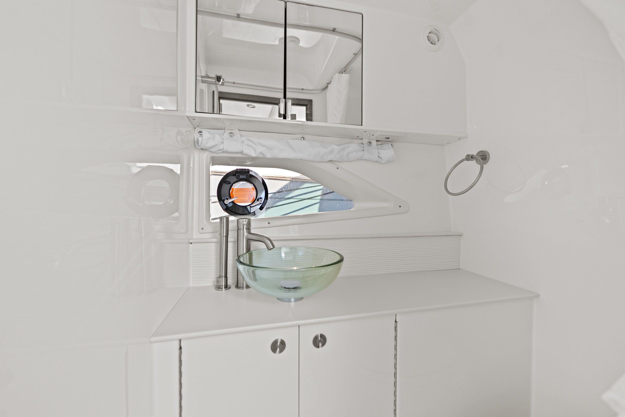 2026 Sea Ray Sundancer 320 Outboard Image Thumbnail #28