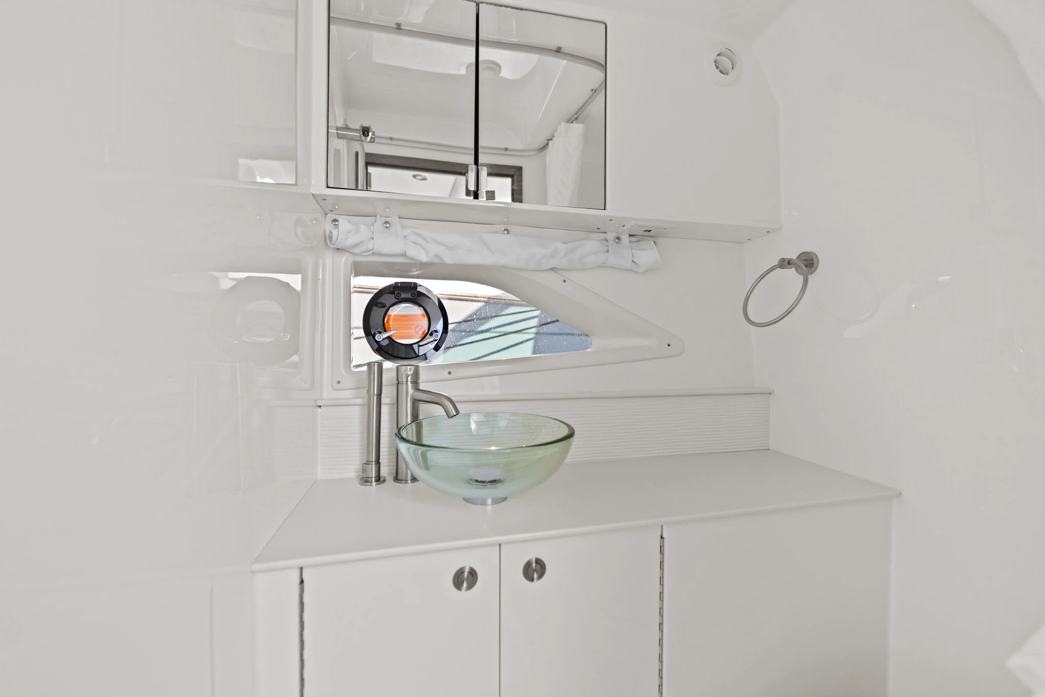 2026 Sea Ray Sundancer 320 Outboard Image Thumbnail #28