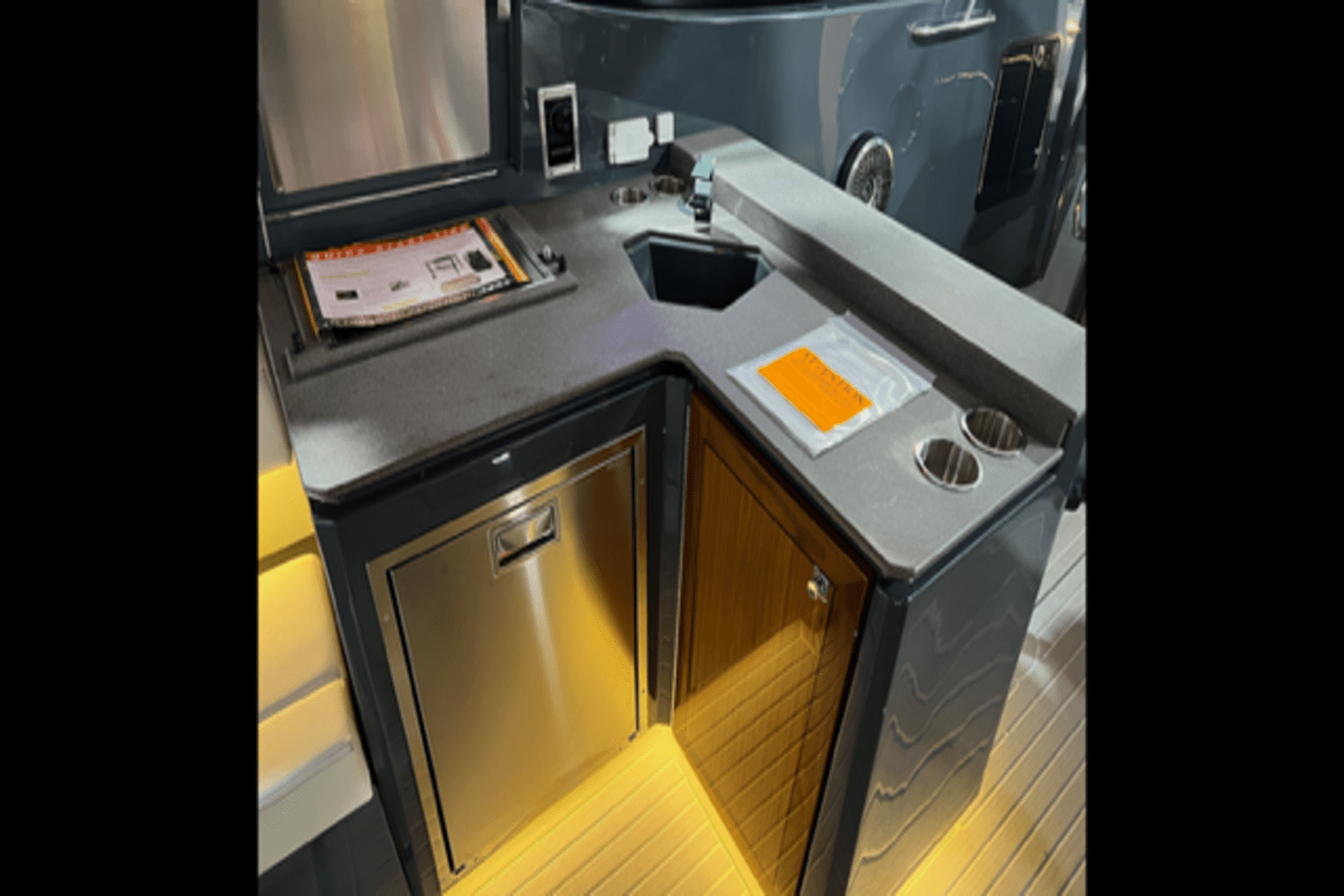 2022 Cruisers Yachts 38 GLS Image Thumbnail #7