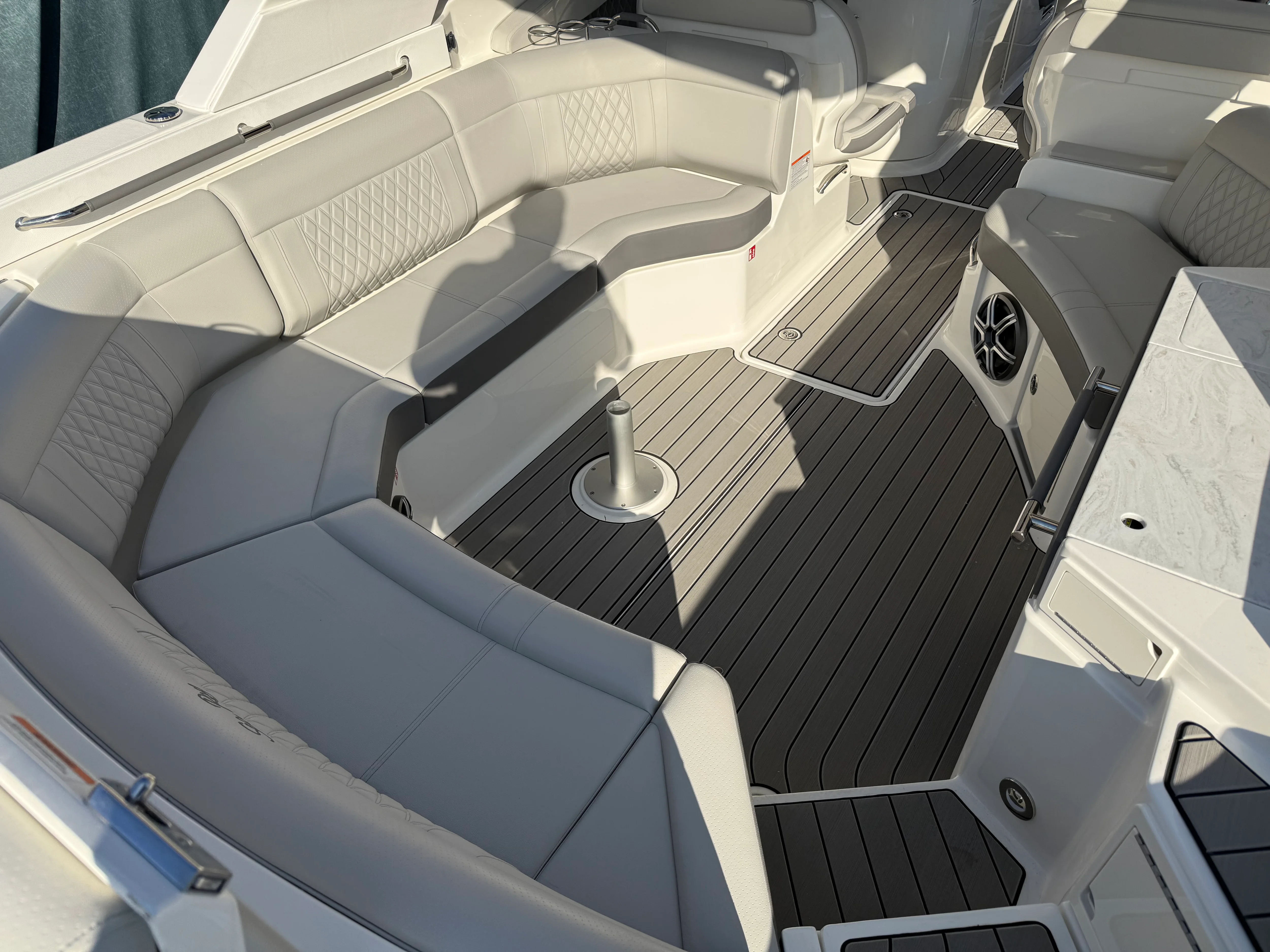 2026 Sea Ray SLX 350 Image Thumbnail #24