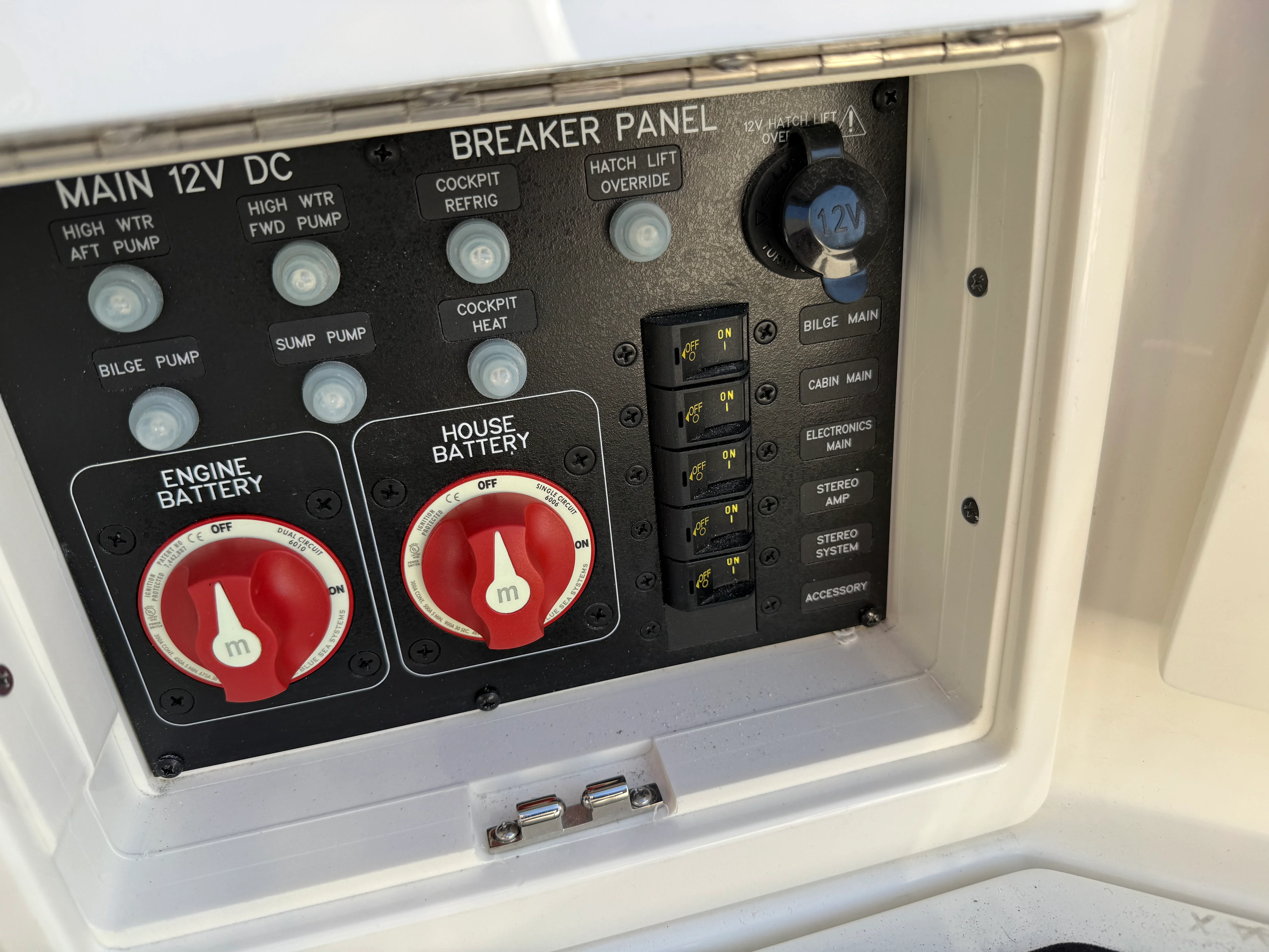 2026 Sea Ray SLX 350 Image Thumbnail #30