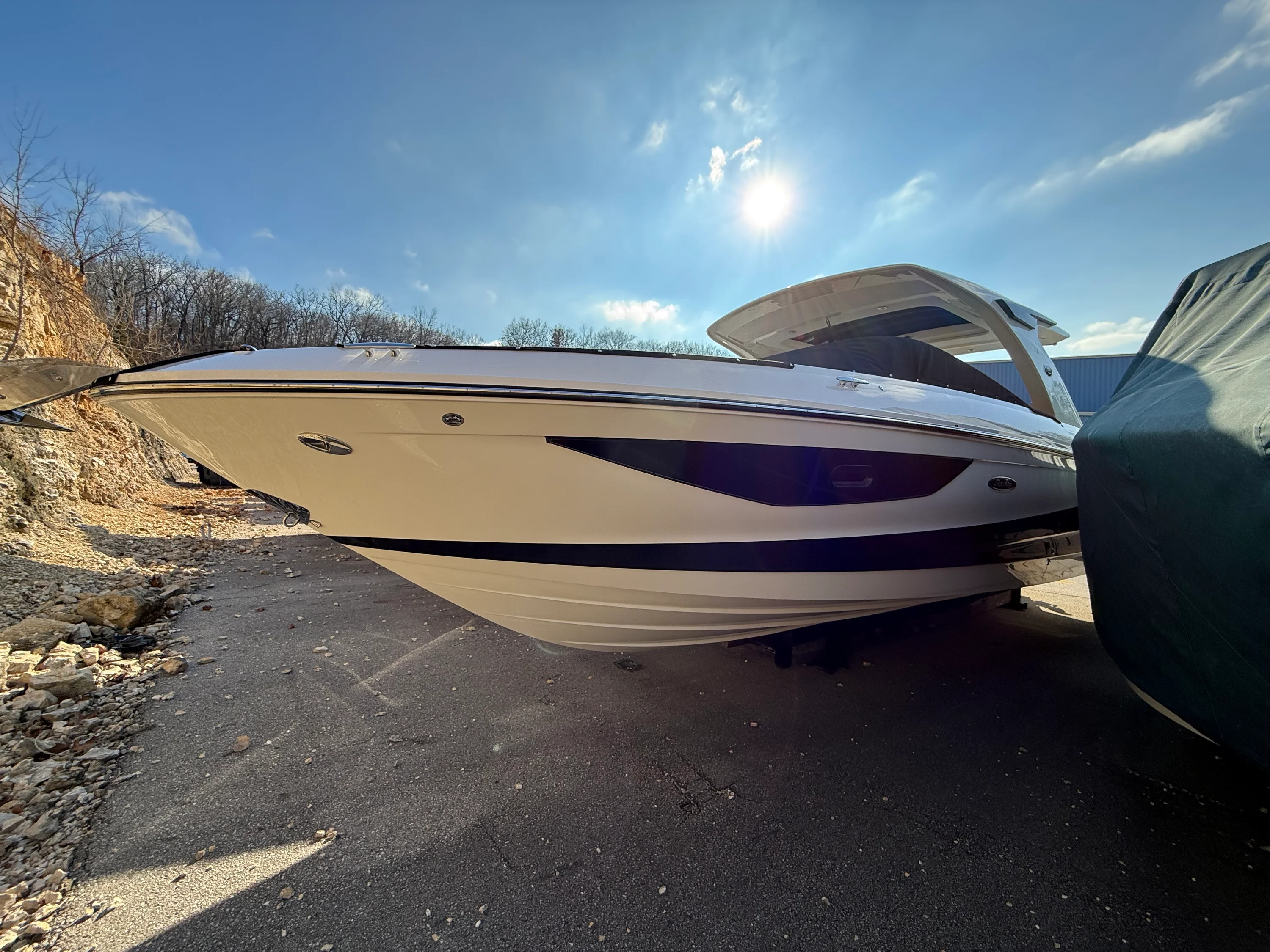 2026 Sea Ray SLX 350 Image Thumbnail #2