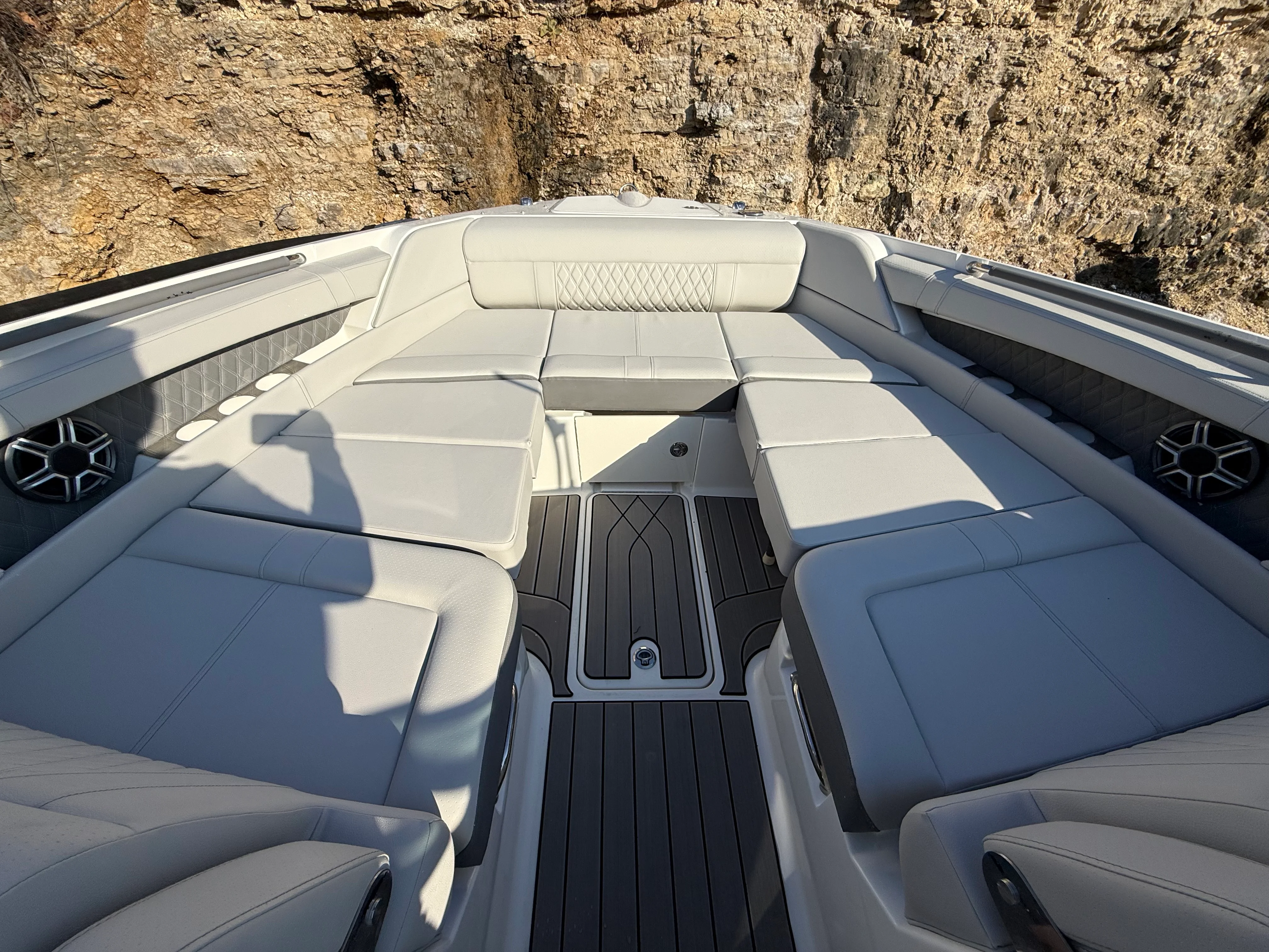 2026 Sea Ray SLX 350 Image Thumbnail #46