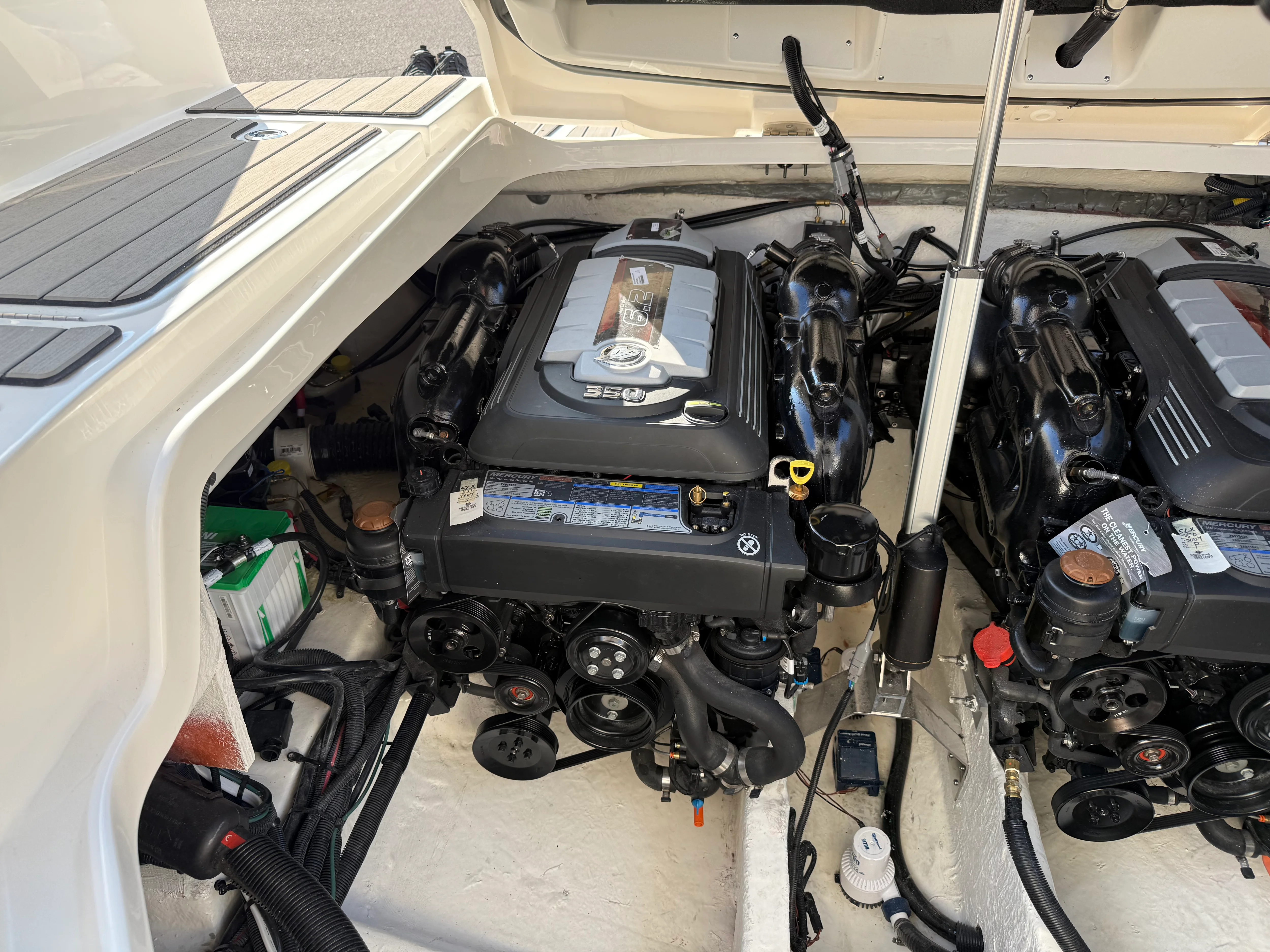 2026 Sea Ray SLX 350 Image Thumbnail #52