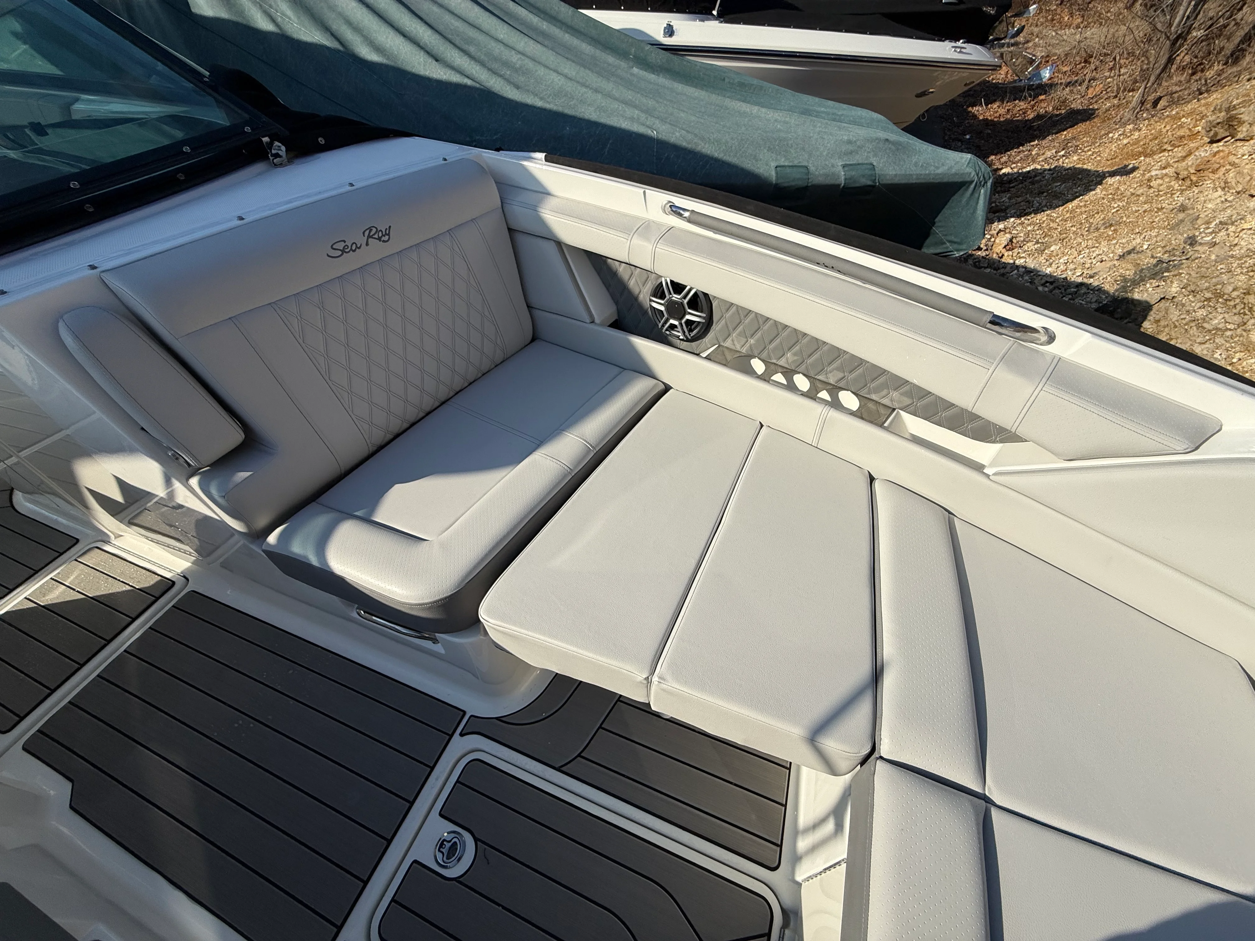 2026 Sea Ray SLX 350 Image Thumbnail #43