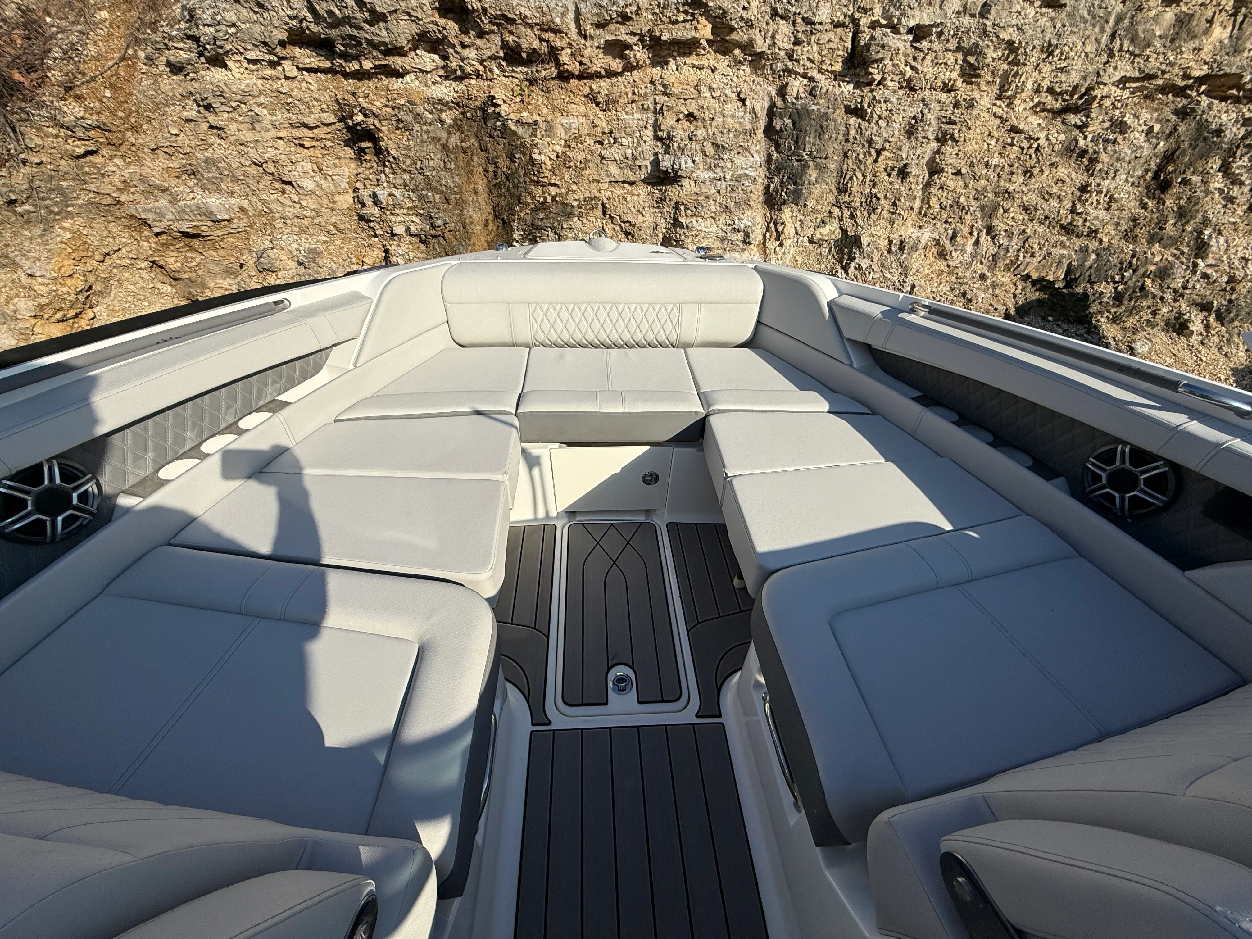 2026 Sea Ray SLX 350 Image Thumbnail #44