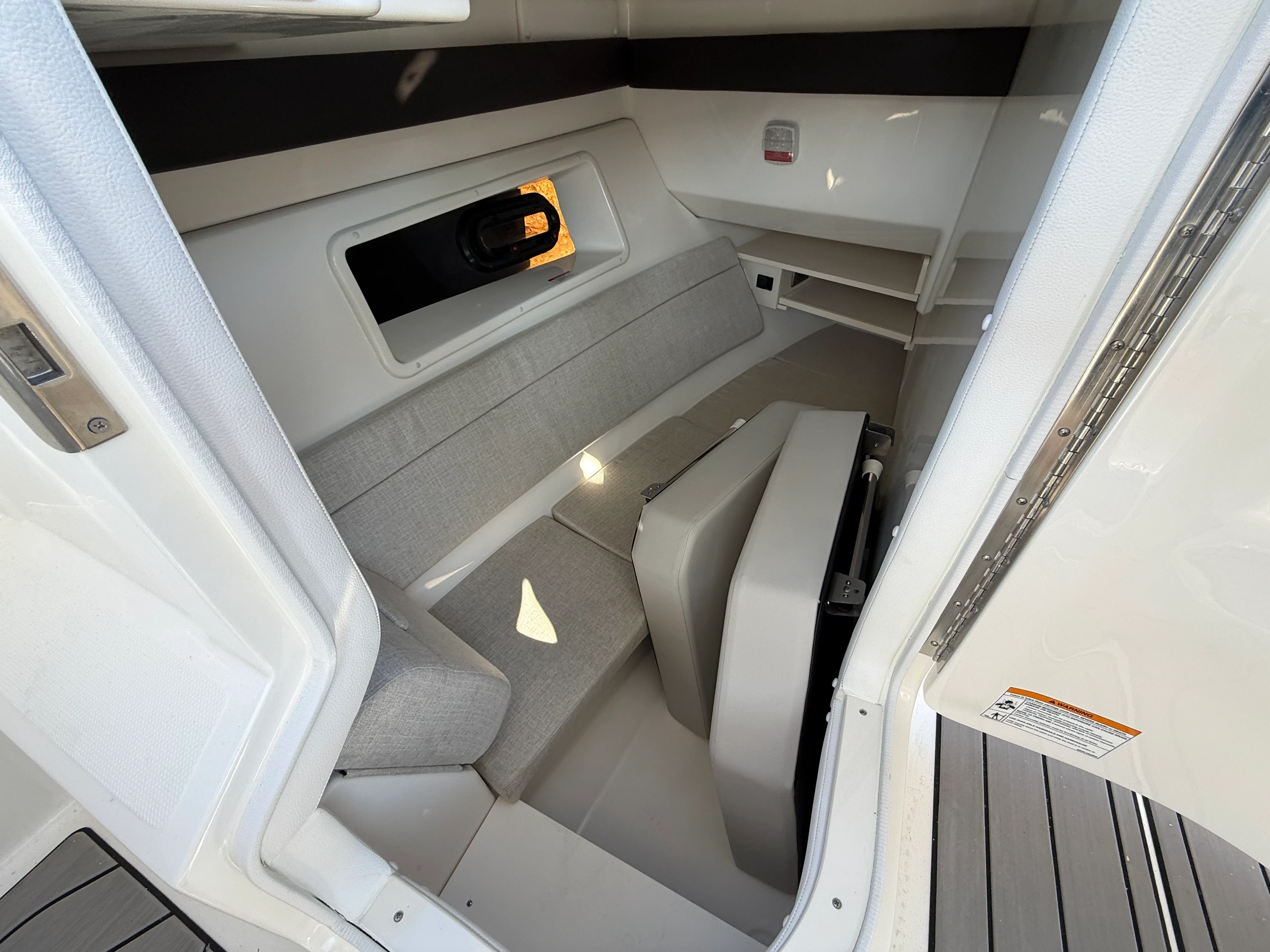 2026 Sea Ray SLX 350 Image Thumbnail #38